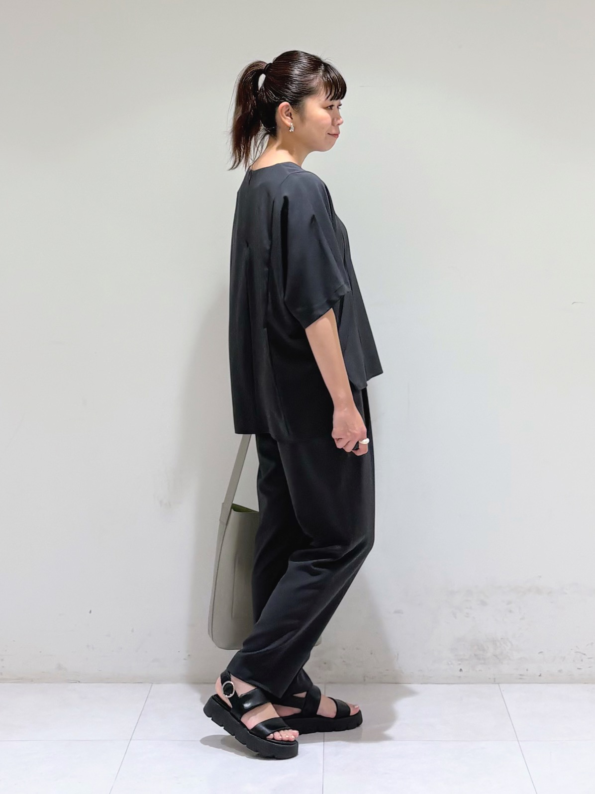 tsuyuさんの「INDIVI｜【A4対応／合皮】配色トートバッグ」を使ったコーディネート
