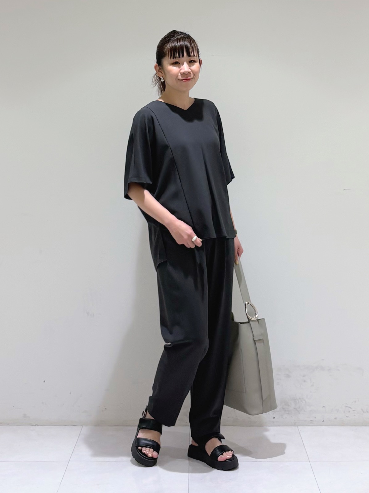 tsuyuさんの「INDIVI｜【A4対応／合皮】配色トートバッグ」を使ったコーディネート