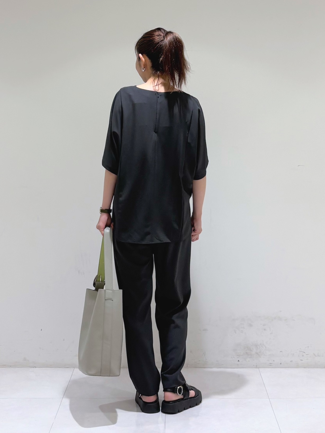 tsuyuさんの「INDIVI｜【A4対応／合皮】配色トートバッグ」を使ったコーディネート