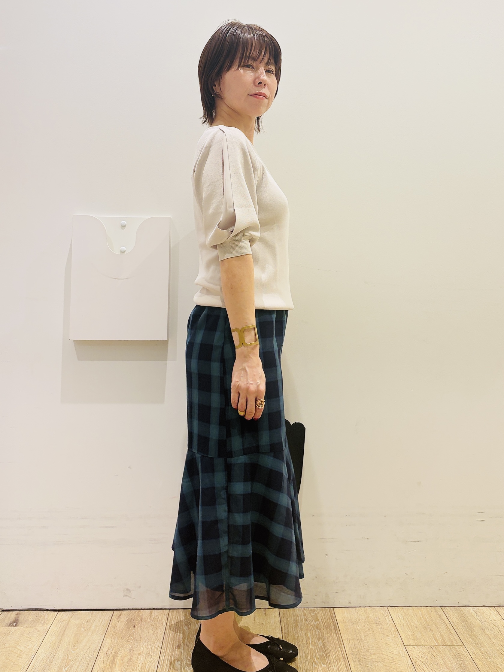 YUKOさんの「index｜【接触冷感】クールタッチラップスリーブニット《UVケア／洗濯機OK／XS～3L／9col》」を使ったコーディネート