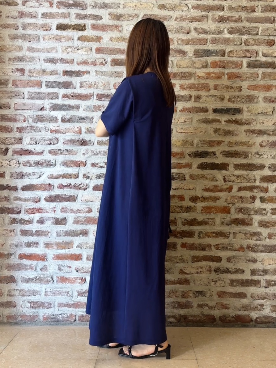 tokiさんの「THE SHOP TK｜【ひんやり/体型カバー】肩タックデザイン サックワンピース」を使ったコーディネート
