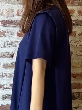 tokiさんの「THE SHOP TK｜【ひんやり/体型カバー】肩タックデザイン サックワンピース」を使ったコーディネート