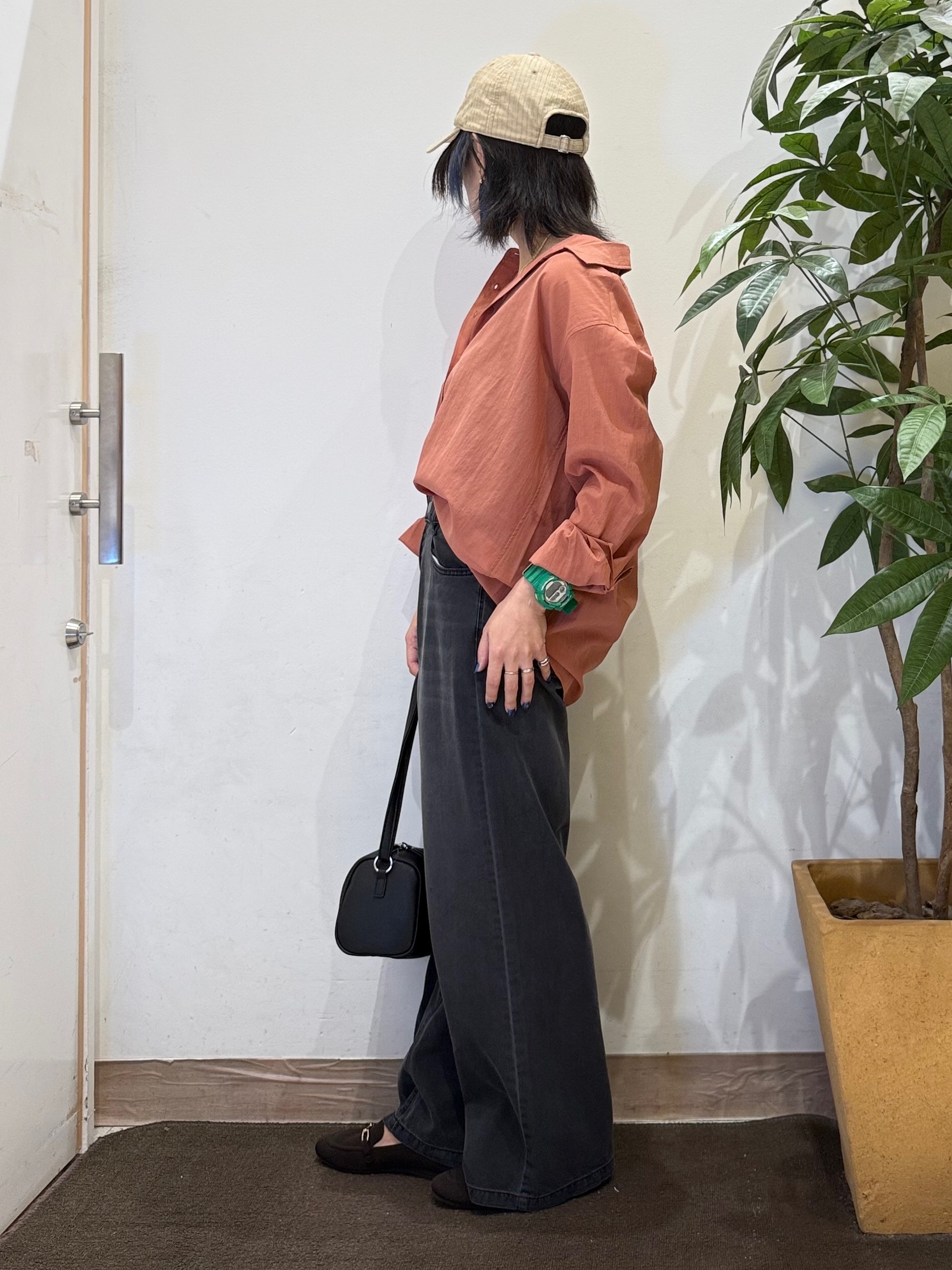misakiさんの「SHOO･LA･RUE｜【通気性〇/S-LL/洗濯機可】レギュラーカラーシャツ」を使ったコーディネート