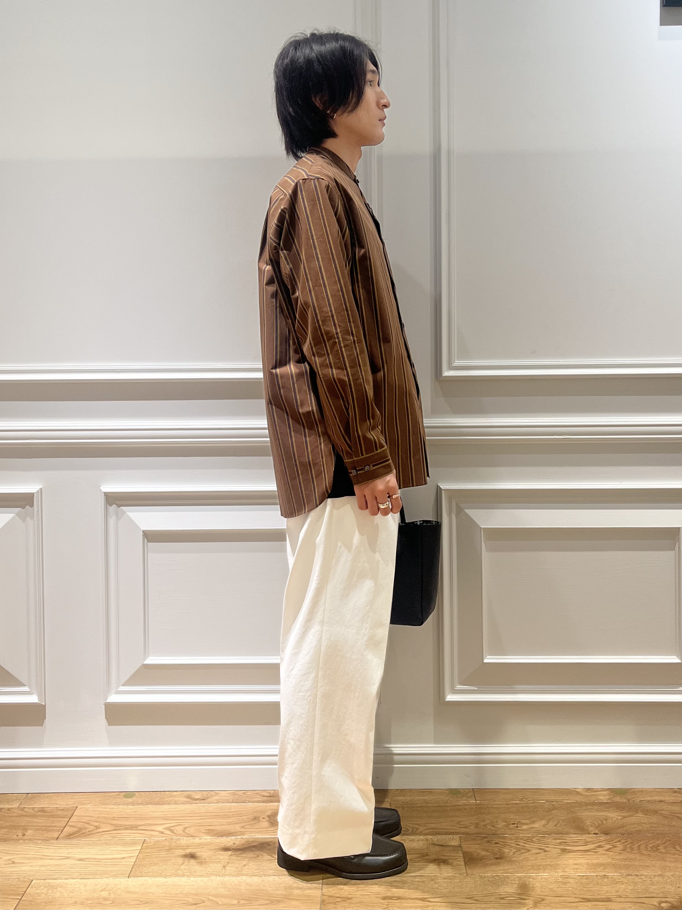Watanabeさんの「DRESSTERIOR｜バンドカラー ストライプシャツ」を使ったコーディネート