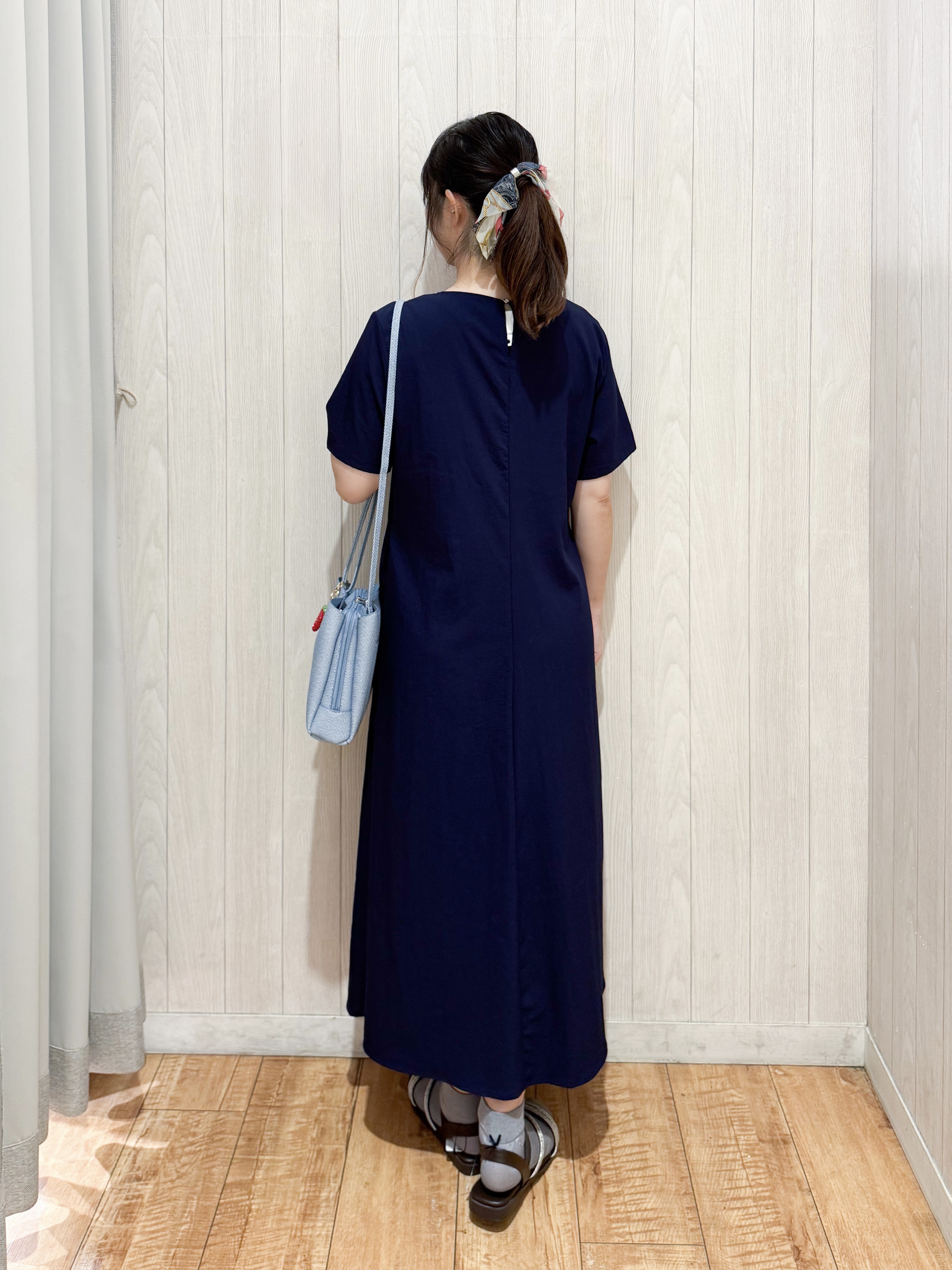愛さんの「SHOO･LA･RUE｜【S-LL/洗濯機可/セットアップ可】軽凛(かろりん) ひんやり切替ワンピース」を使ったコーディネート