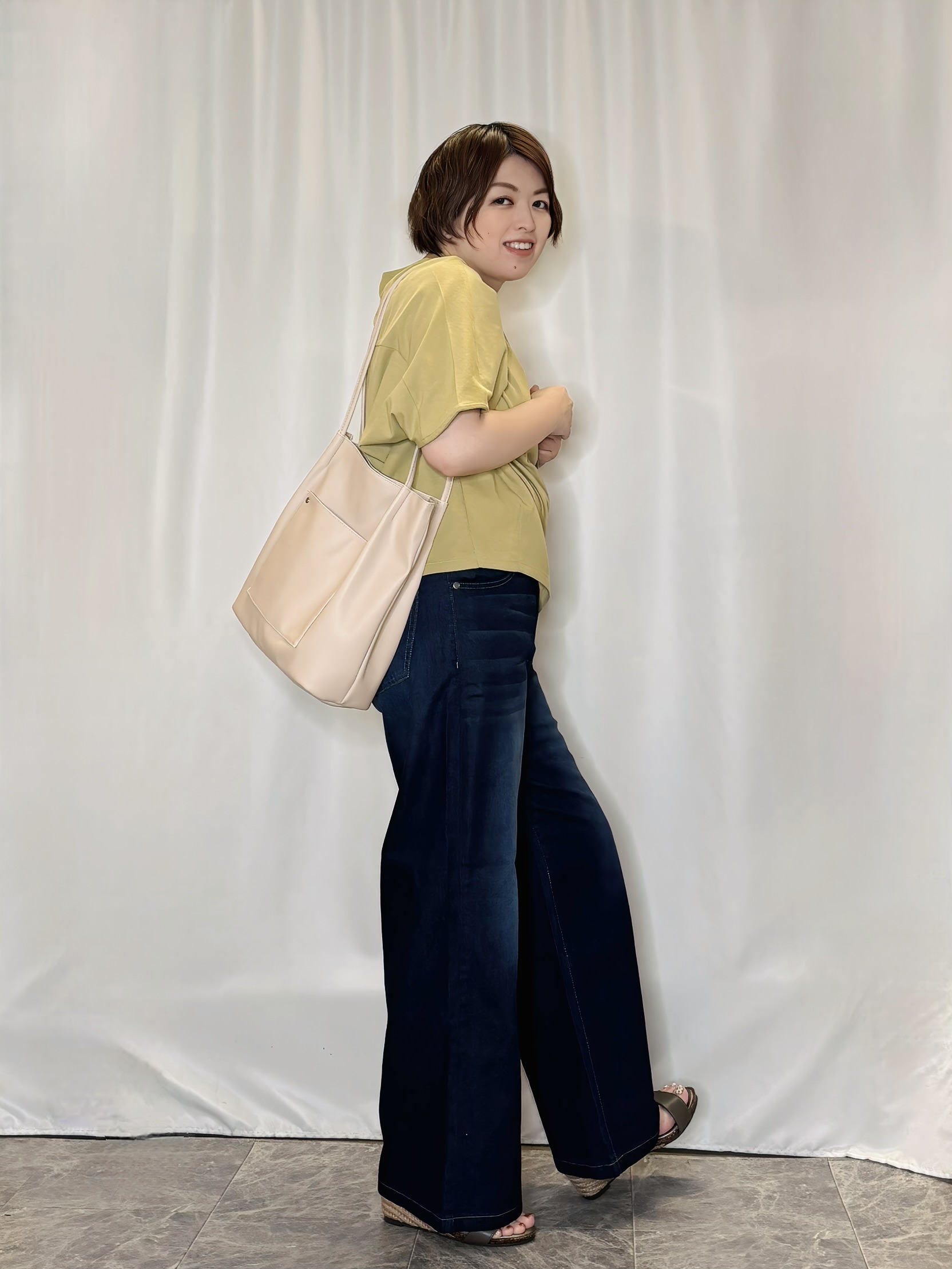 たみさんの「SHOO･LA･RUE｜【ひんやり/体型カバー】インせず着られる 上品見えのドルマントップス」を使ったコーディネート