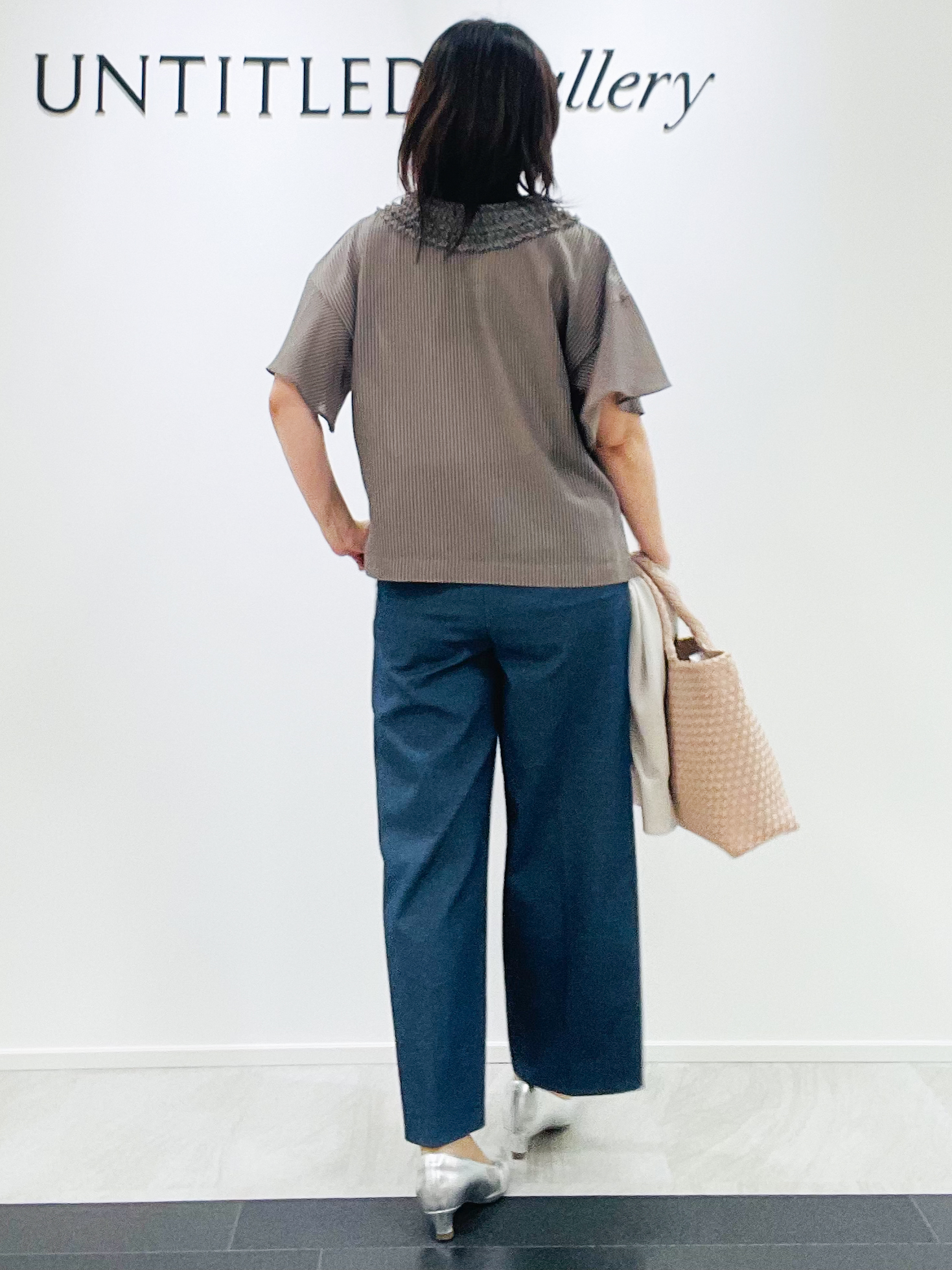 めいさんの「UNTITLED｜【接触冷感/通気性/洗える】Vネックフリルブラウス」を使ったコーディネート
