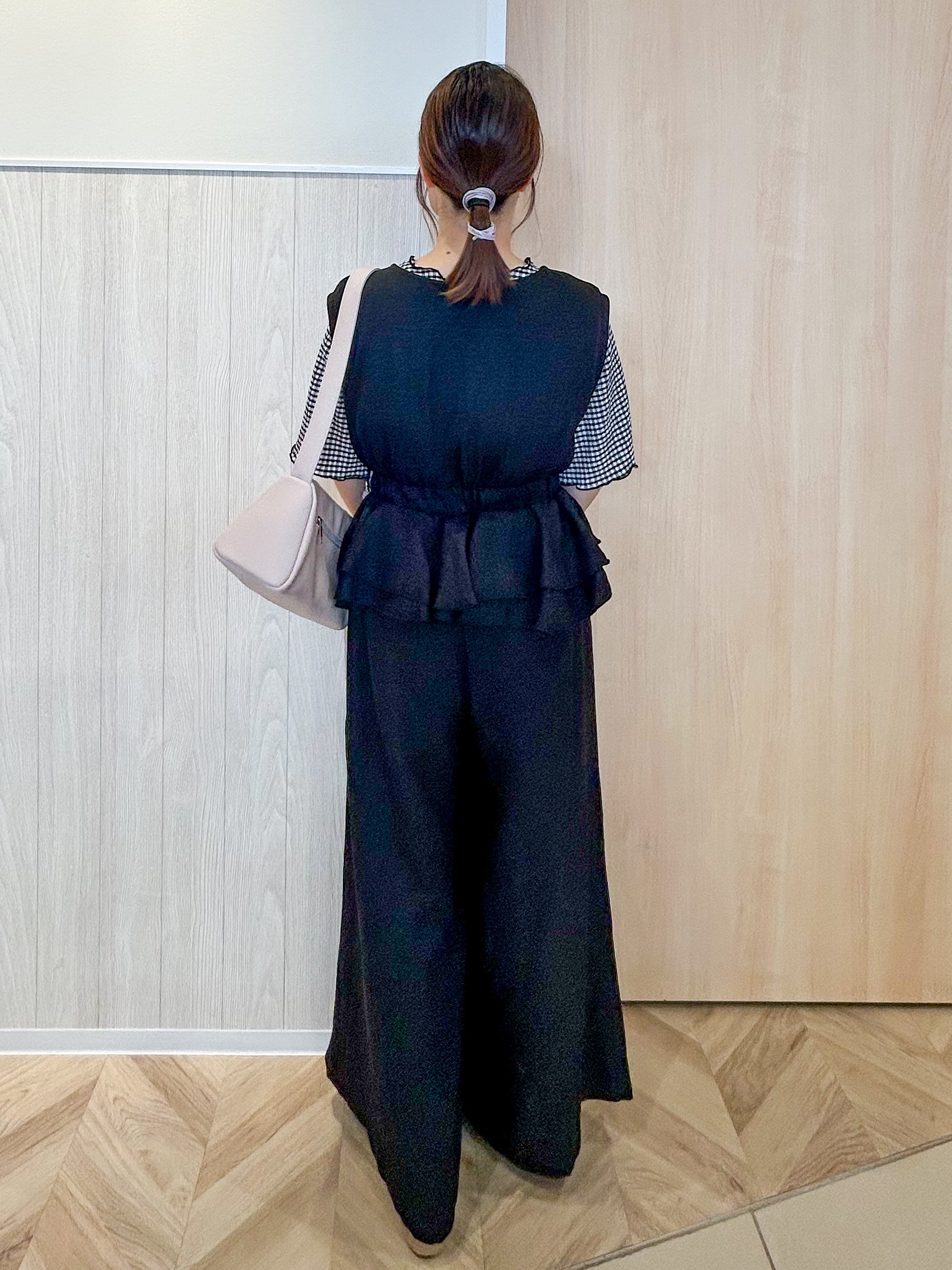 tomoさんの「SHOO･LA･RUE｜カット楊柳ギンガムメローT」を使ったコーディネート