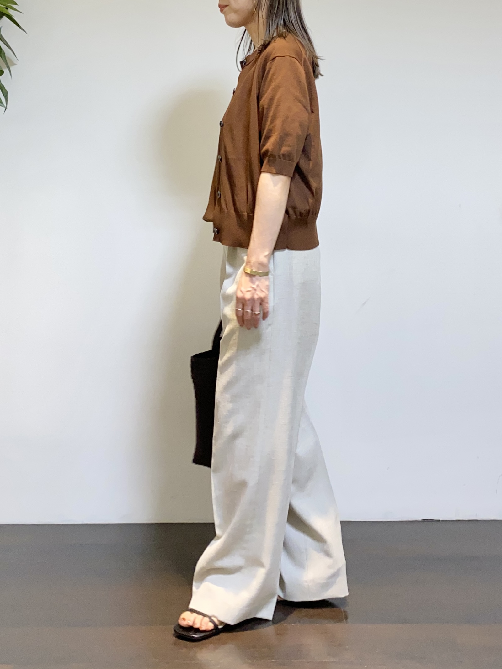 tomoさんの「UNTITLED｜【さらりと快適/セットアップ可/UV/接触冷感】スラブカラーレスジャケット」を使ったコーディネート