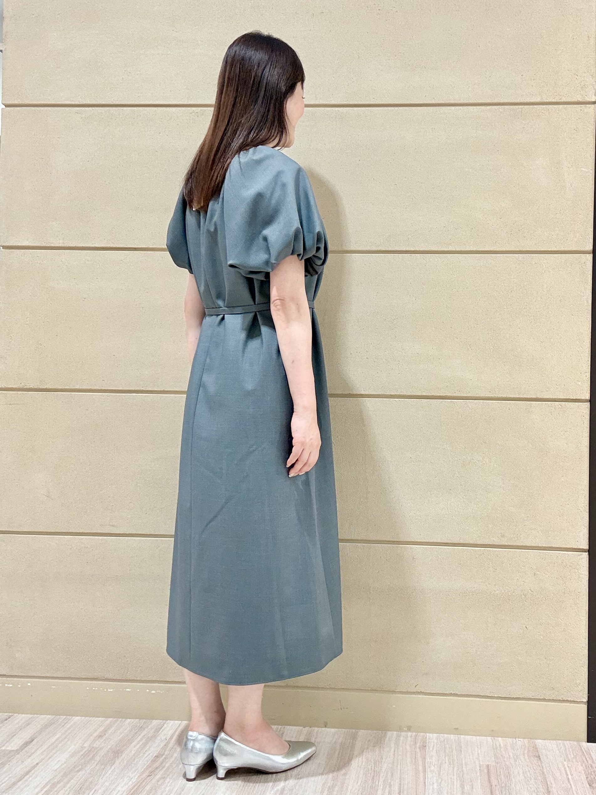 Marさんの「Reflect｜【UVカット／手洗い可】パフスリーブ Vネックワンピース」を使ったコーディネート