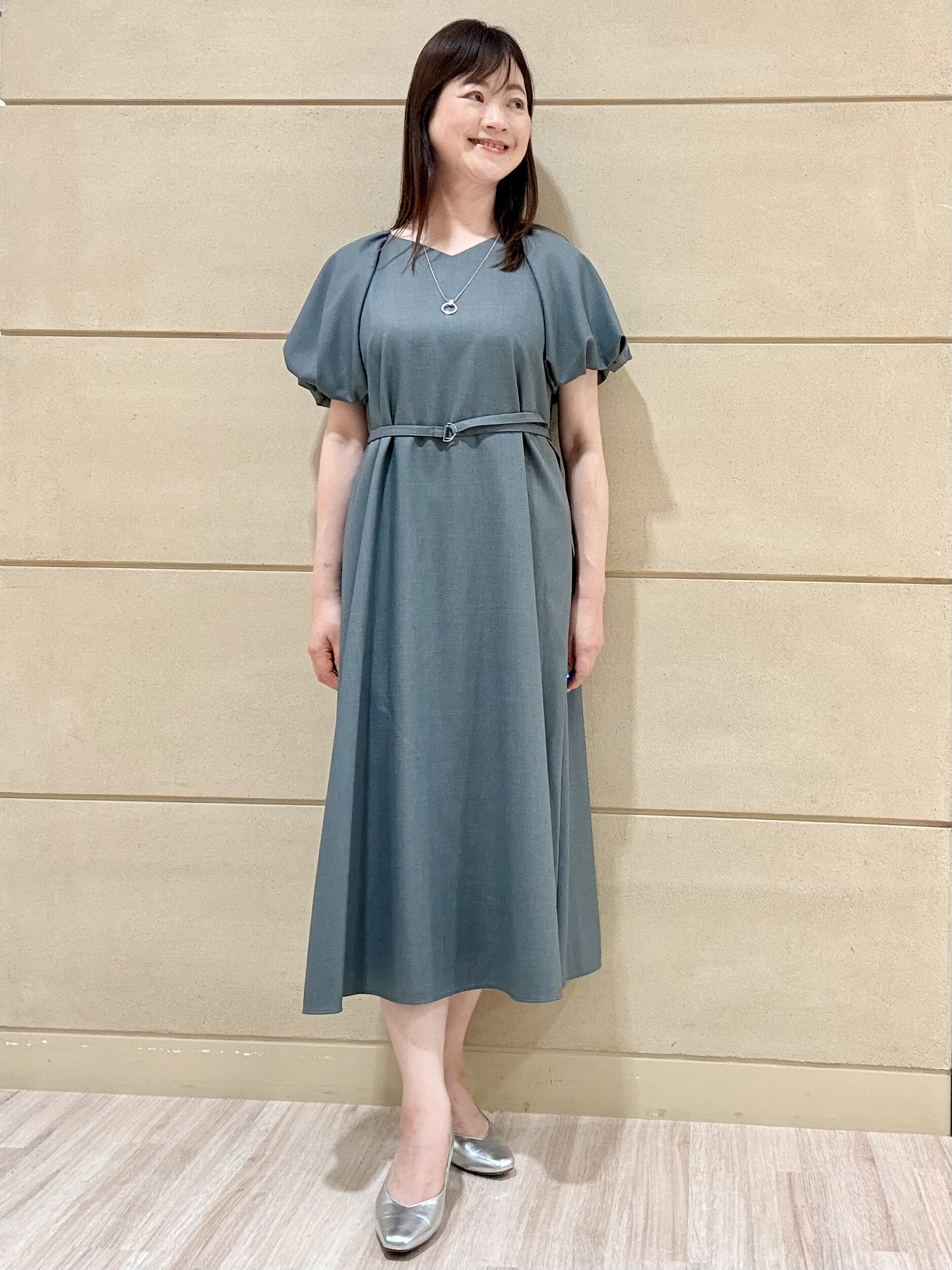 Marさんの「Reflect｜【UVカット／手洗い可】パフスリーブ Vネックワンピース」を使ったコーディネート