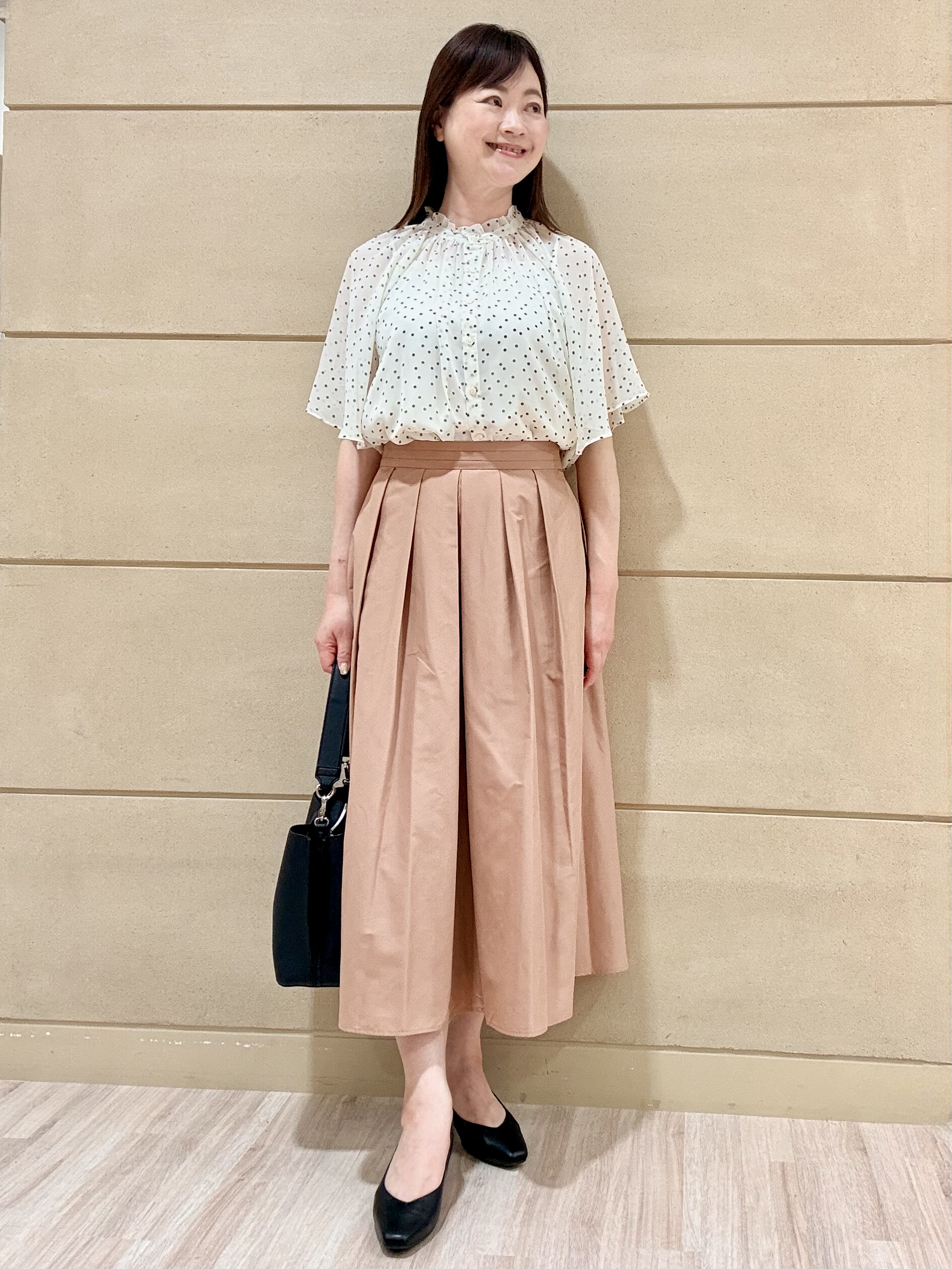 Marさんの「Reflect｜【セットアップ／手洗い可】ドット柄シアーブラウス」を使ったコーディネート