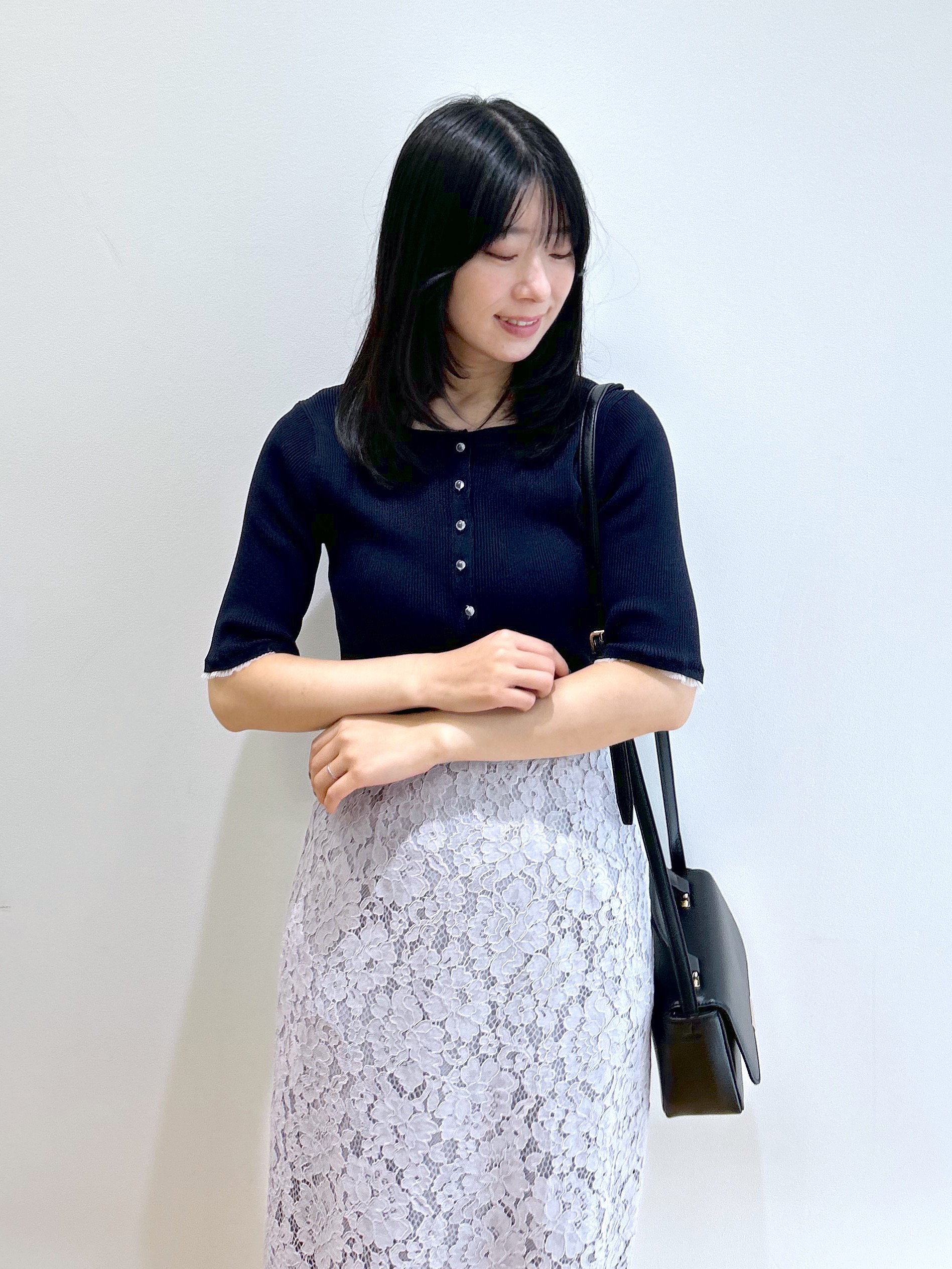 RINAさんの「index｜【遮熱／UV】外気の熱を感じにくい！ヘンリーフリルリブニット《洗濯機OK／抗ピリング》」を使ったコーディネート
