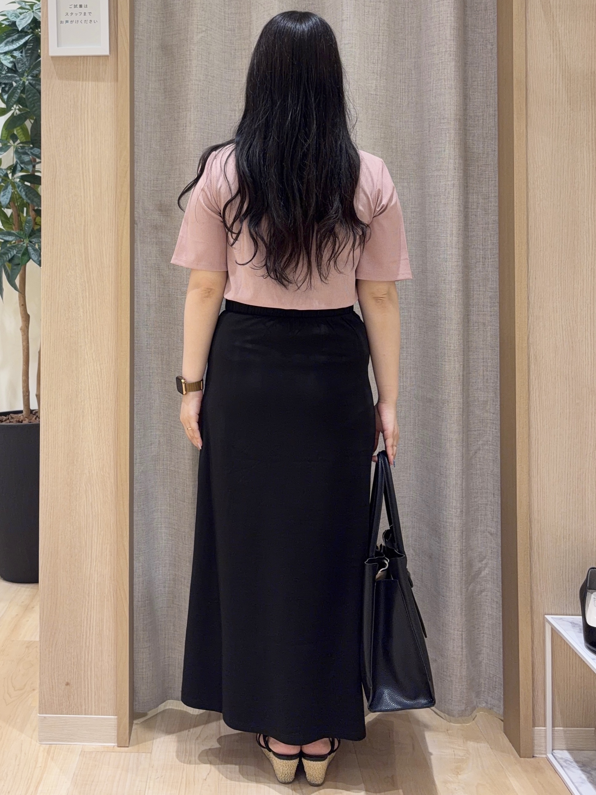 minamiさんの「grove｜着るだけで旬顔 ドレープネックテレコTシャツ」を使ったコーディネート