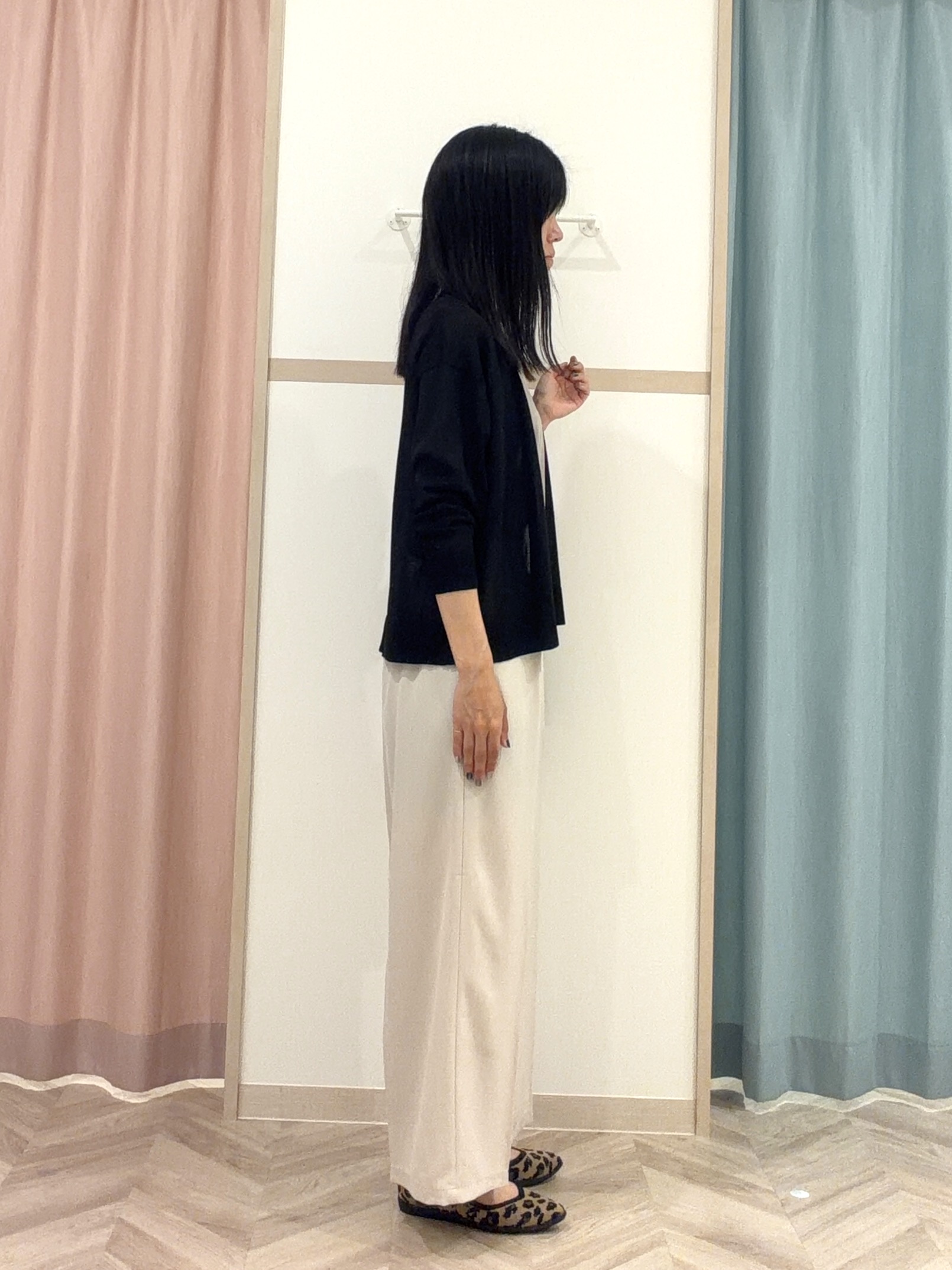 大西直穂さんの「SHOO･LA･RUE｜【ひんやり/洗濯機可/S-LL】オンにもオフにも マルチに使えるボタンレスカーディガン」を使ったコーディネート