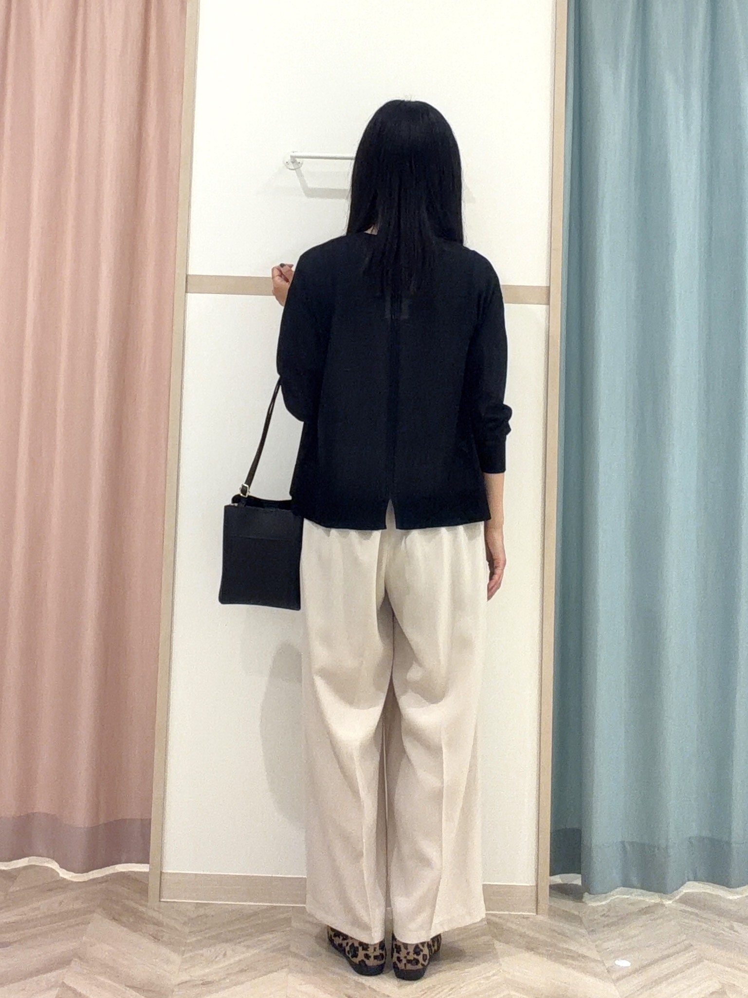 大西直穂さんの「SHOO･LA･RUE｜【ひんやり/洗濯機可/S-LL】オンにもオフにも マルチに使えるボタンレスカーディガン」を使ったコーディネート