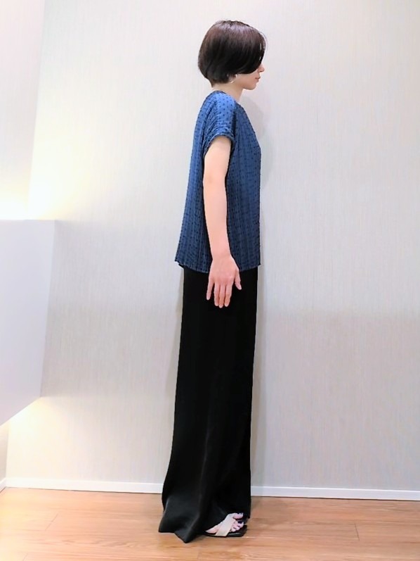 ミズタさんの「UNTITLED｜◆【1枚で着映える】ドットジャガードブラウス」を使ったコーディネート