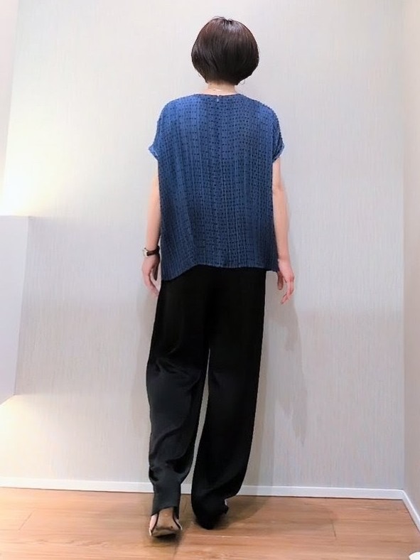 ミズタさんの「UNTITLED｜◆【1枚で着映える】ドットジャガードブラウス」を使ったコーディネート