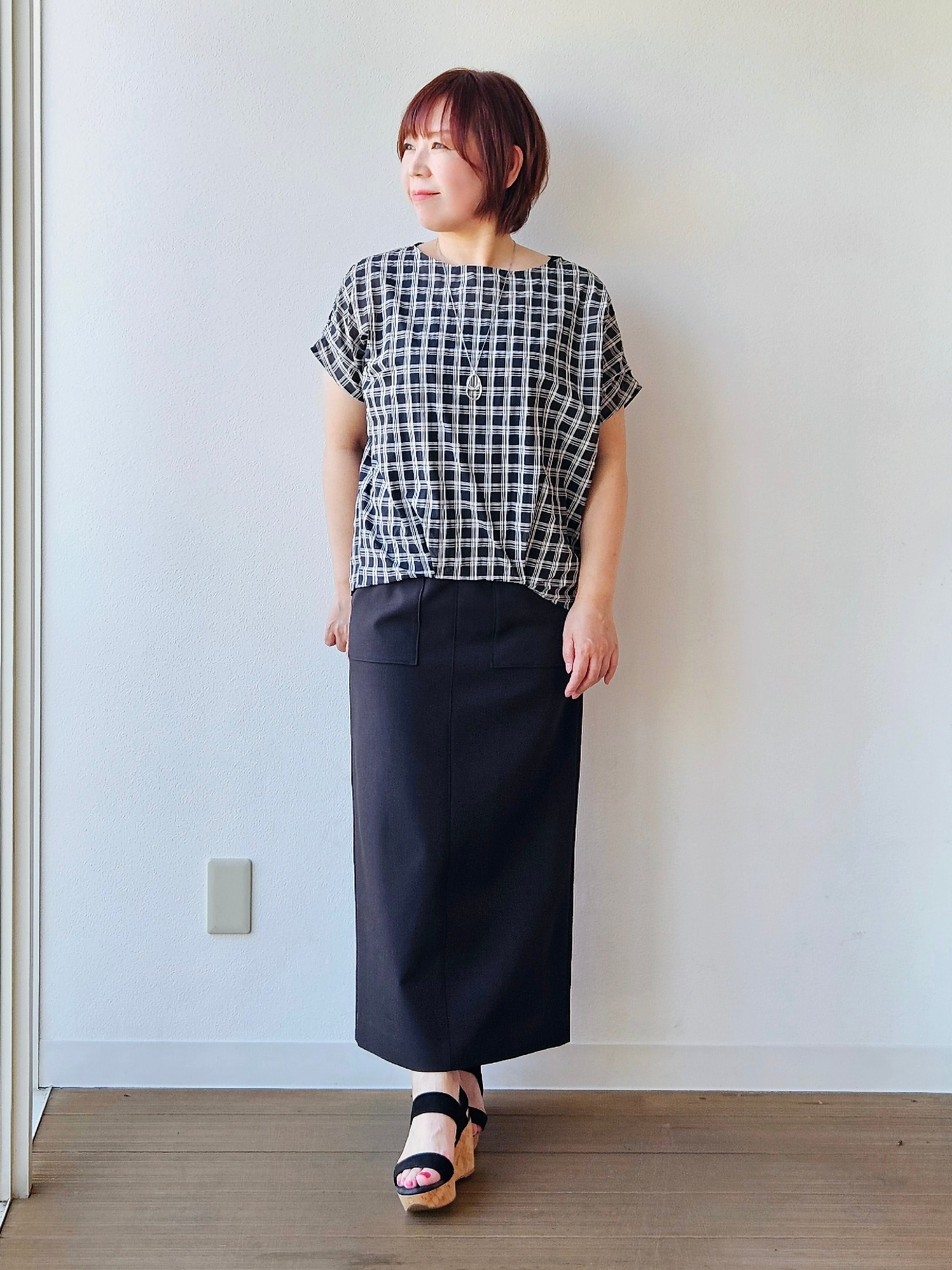 やじまさんの「UNTITLED｜シアーチェックブラウス」を使ったコーディネート