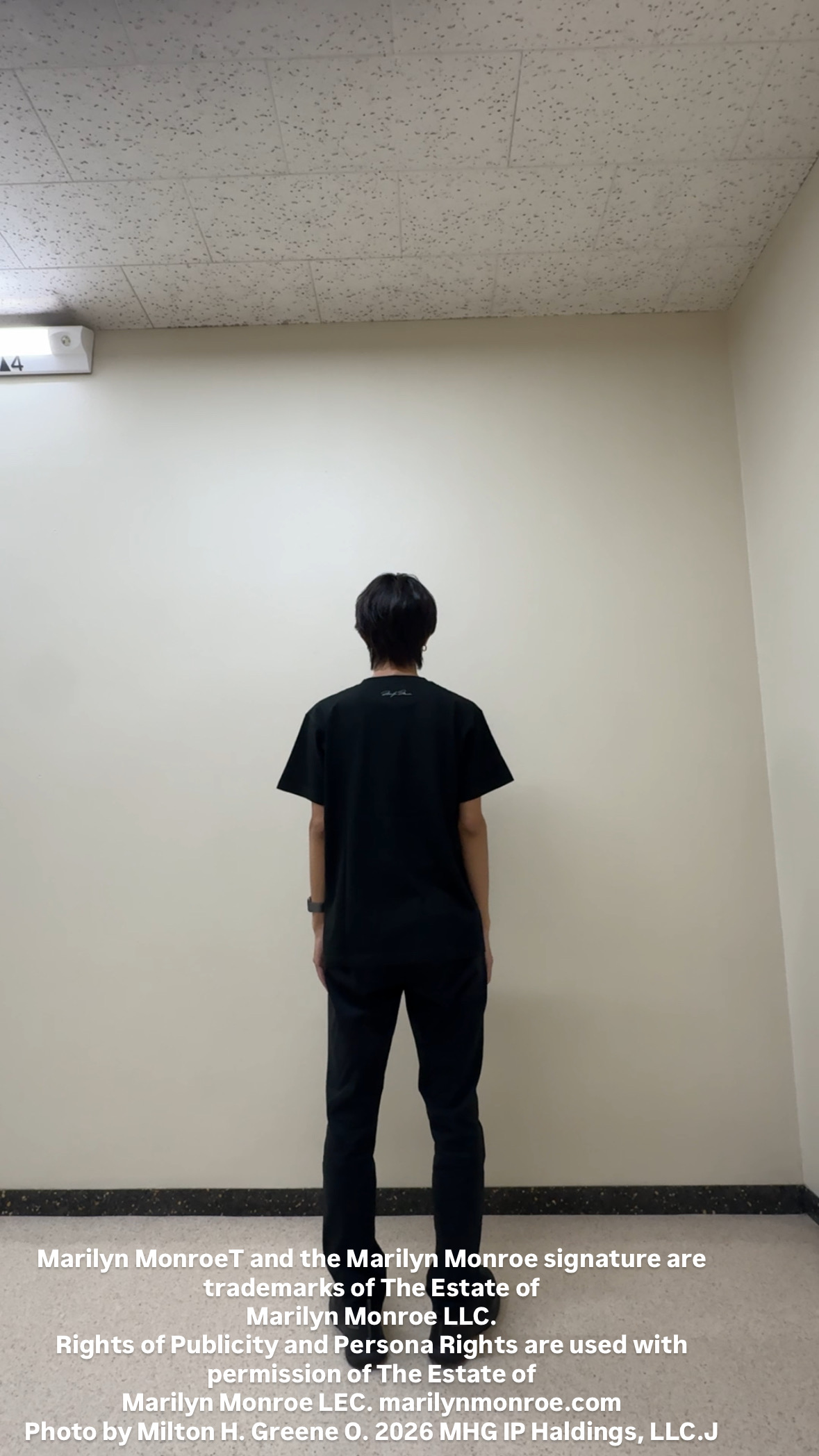 平畑慶さんの「TAKEO KIKUCHI｜【ON／OFF兼用】サイドゴアウエスト オールシーズン ストレートパンツ」を使ったコーディネート