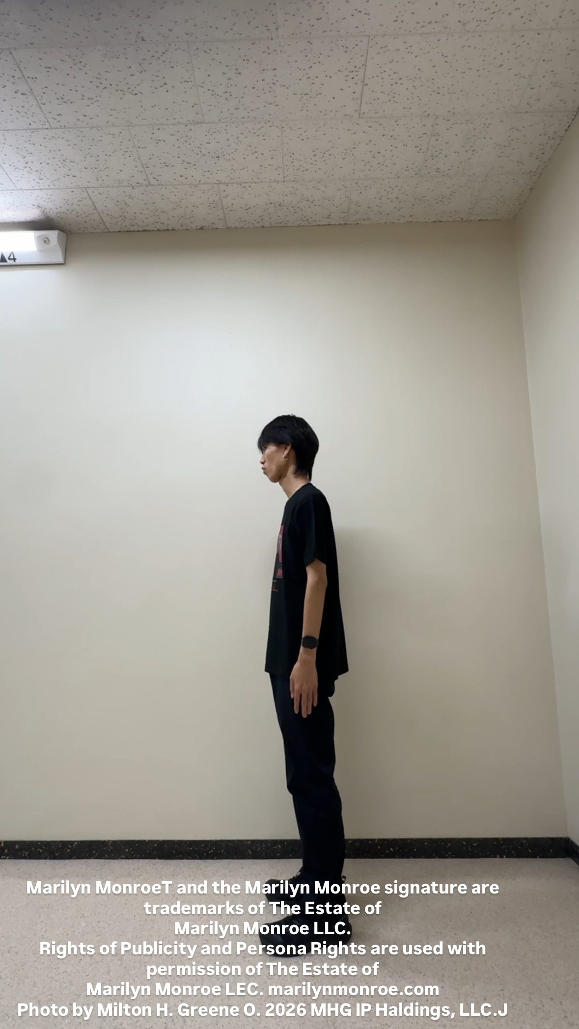 平畑慶さんの「TAKEO KIKUCHI｜【ON／OFF兼用】サイドゴアウエスト オールシーズン ストレートパンツ」を使ったコーディネート