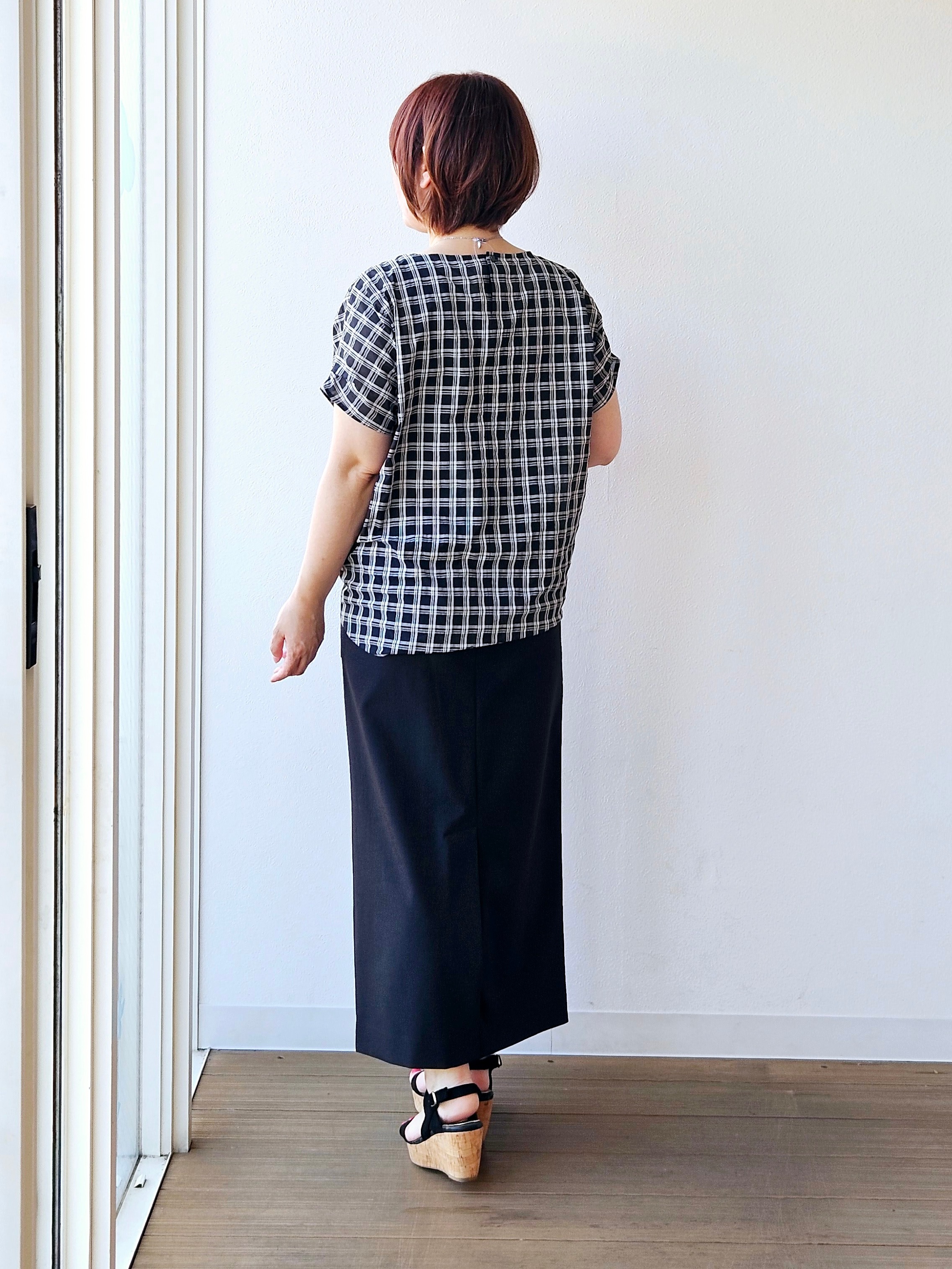 やじまさんの「UNTITLED｜シアーチェックブラウス」を使ったコーディネート