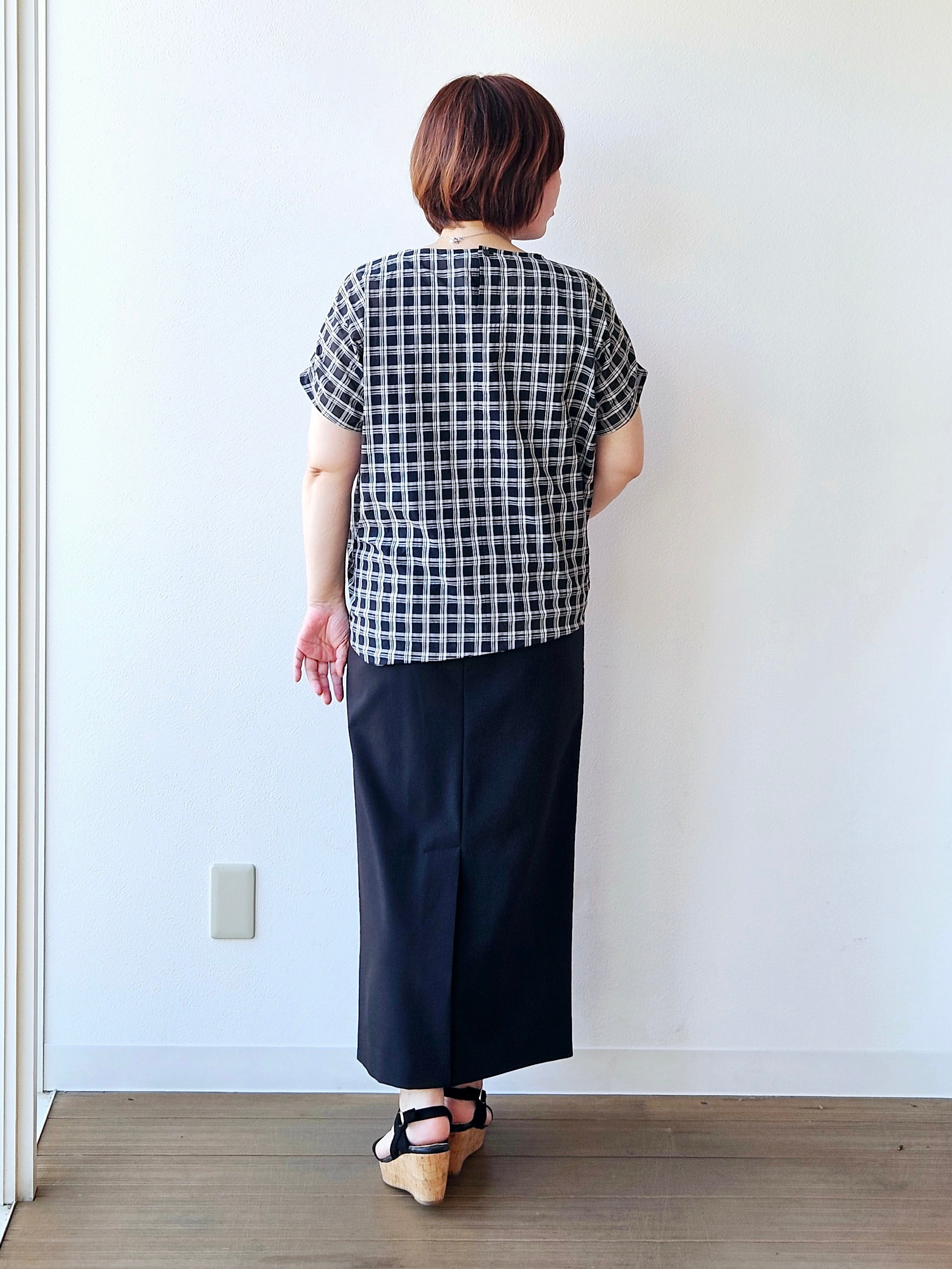 やじまさんの「UNTITLED｜シアーチェックブラウス」を使ったコーディネート