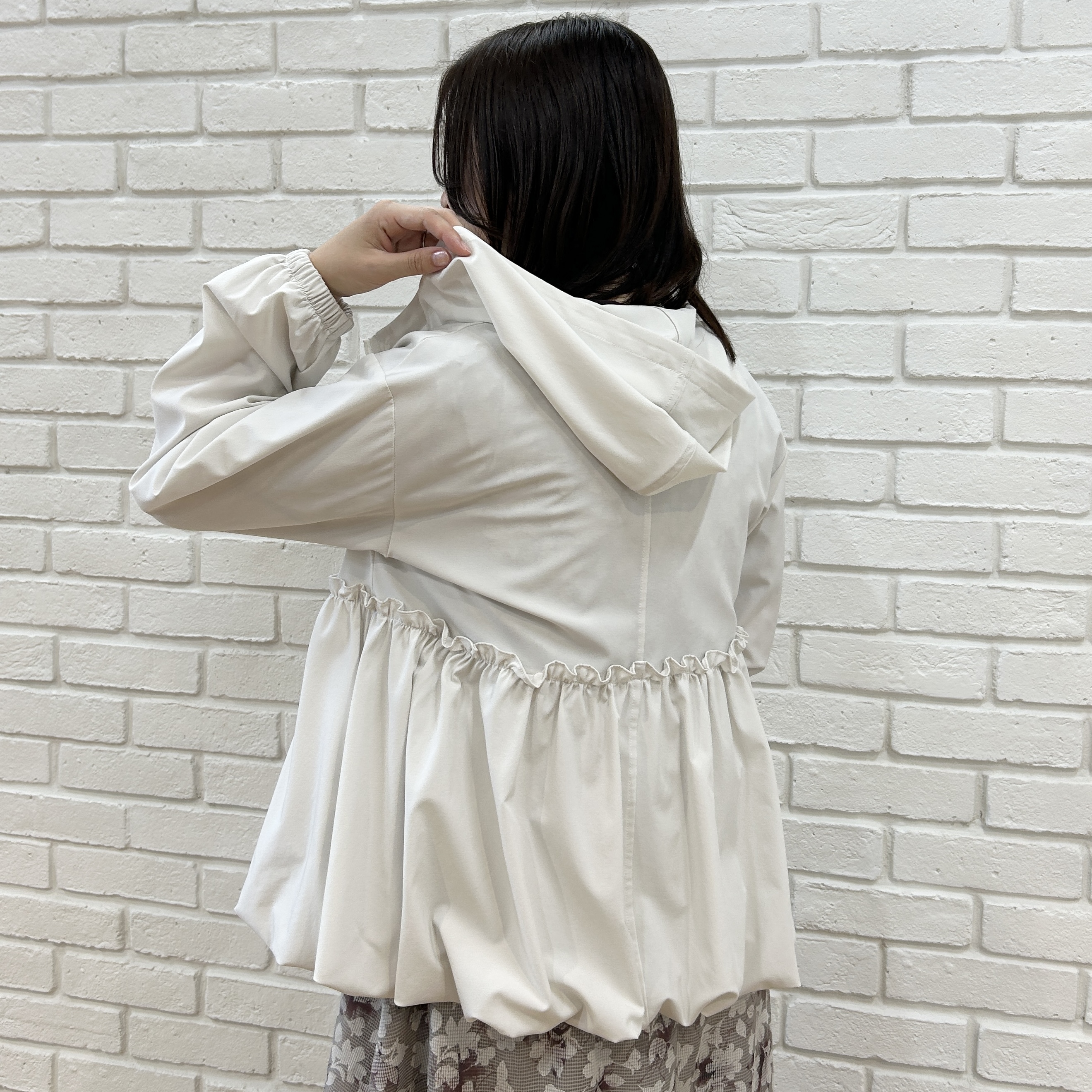 shinoさんの「Couture brooch｜【一枚で華やかに着映える】オパールチェック花柄ワンピース【洗濯機可】」を使ったコーディネート