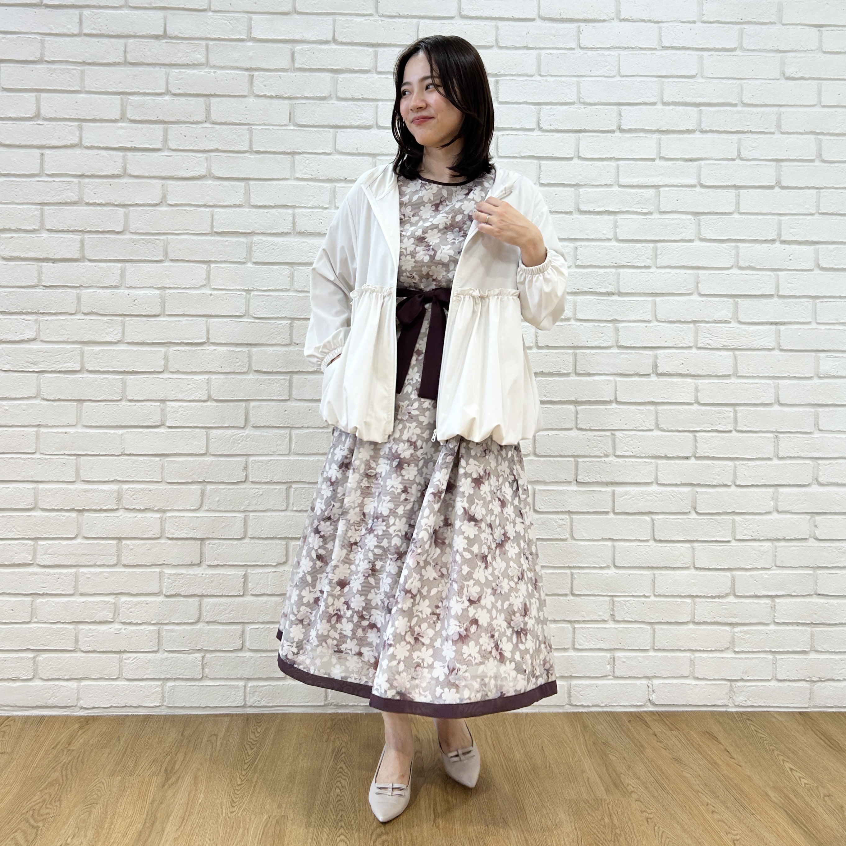 shinoさんの「Couture brooch｜【一枚で華やかに着映える】オパールチェック花柄ワンピース【洗濯機可】」を使ったコーディネート