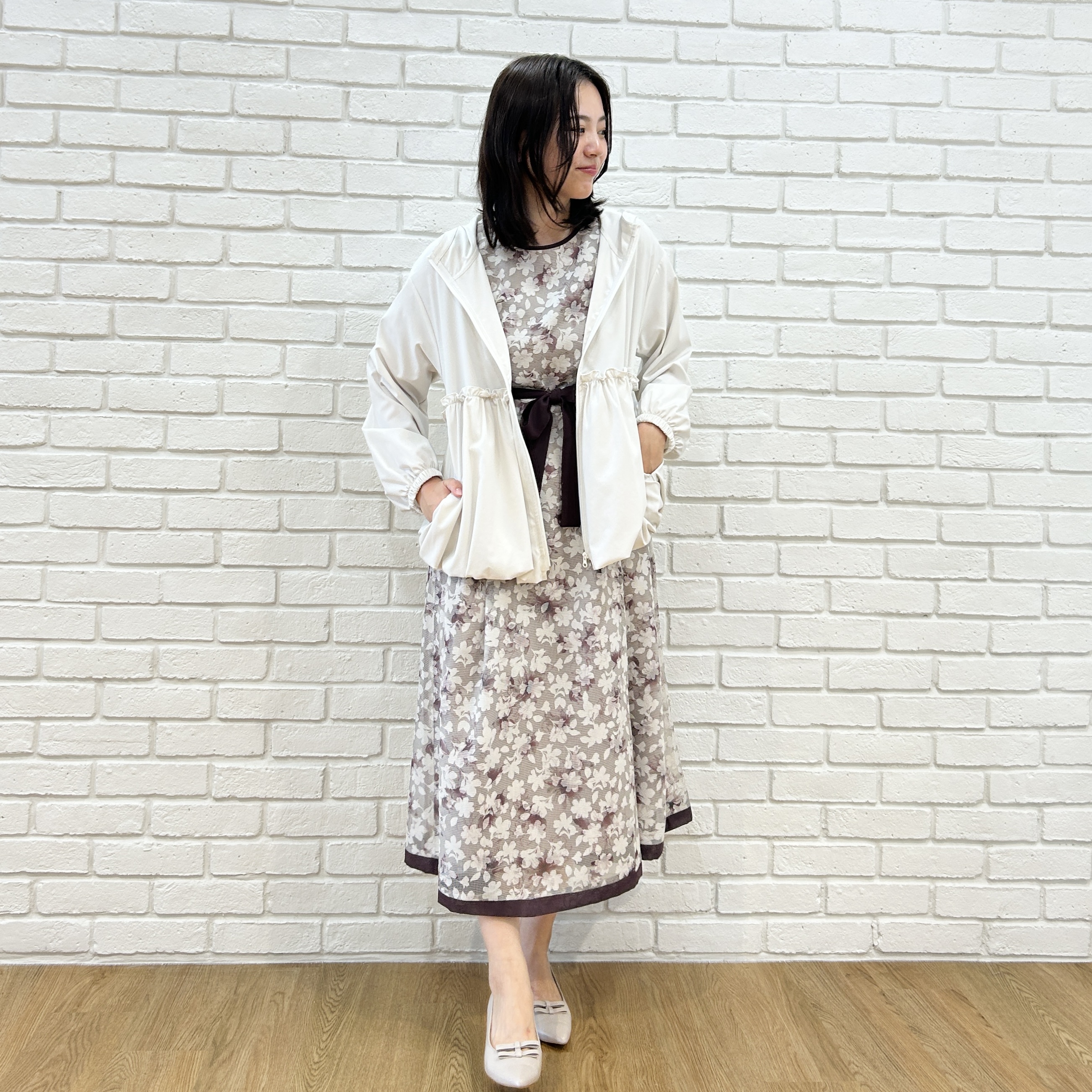 shinoさんの「Couture brooch｜【一枚で華やかに着映える】オパールチェック花柄ワンピース【洗濯機可】」を使ったコーディネート