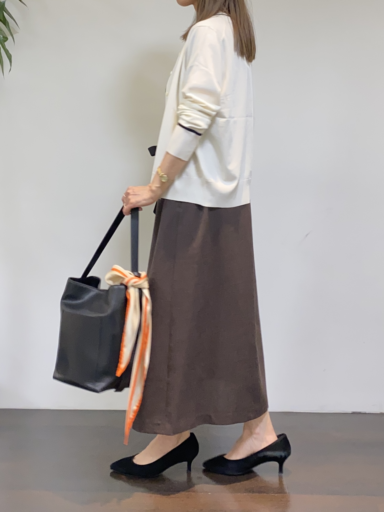 tomoさんの「UNTITLED｜【アンサンブル可能】コンパクトニットカーディガン」を使ったコーディネート