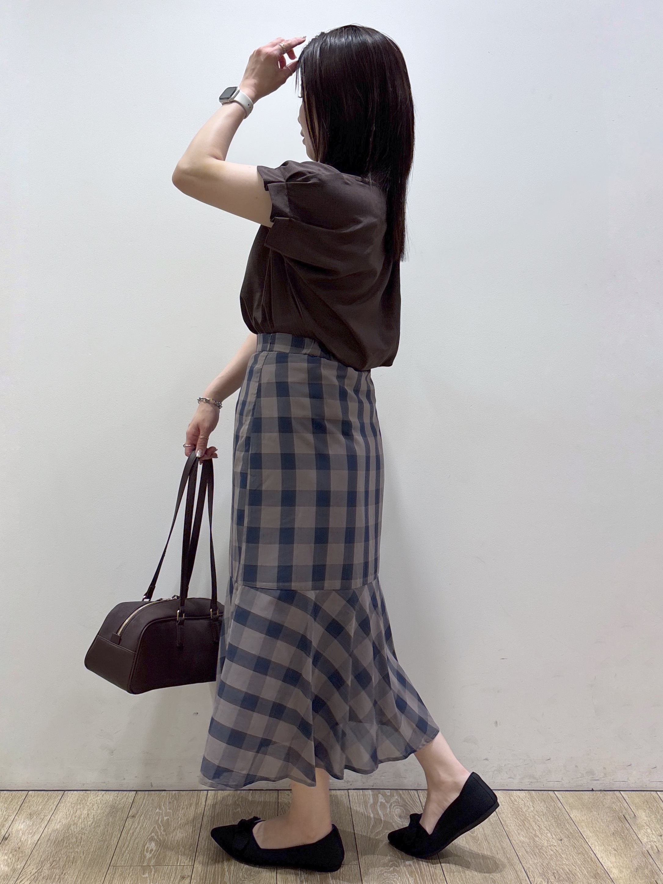 mameさんの「index｜【接触冷感／吸水速乾】タックスキッパーブラウス《防シワ／イージーアイロン／洗濯機OK／9col》」を使ったコーディネート