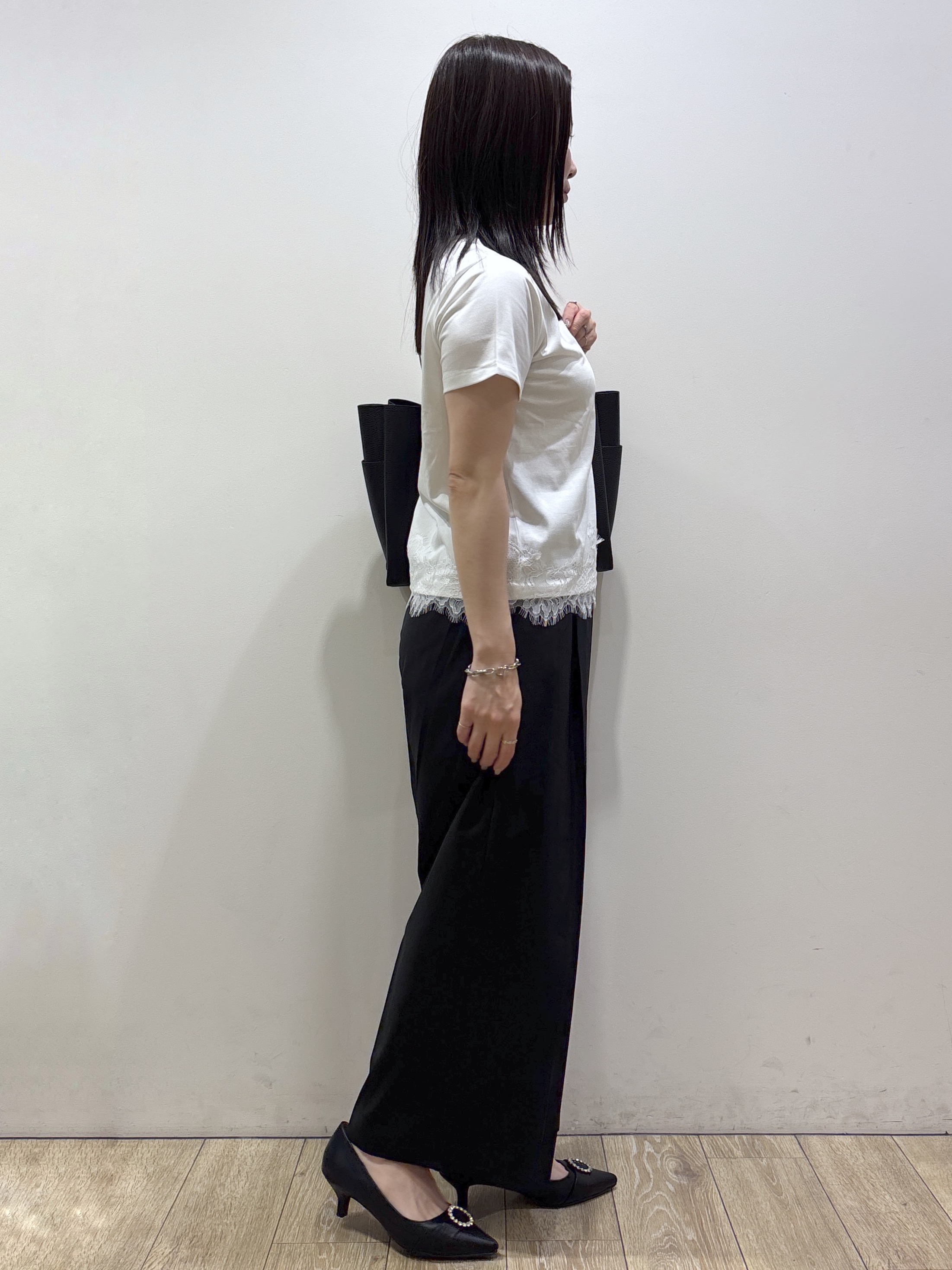 mameさんの「index｜【接触冷感／UVケア】裾レースロゴTシャツ《洗濯機OK／S-3L》」を使ったコーディネート