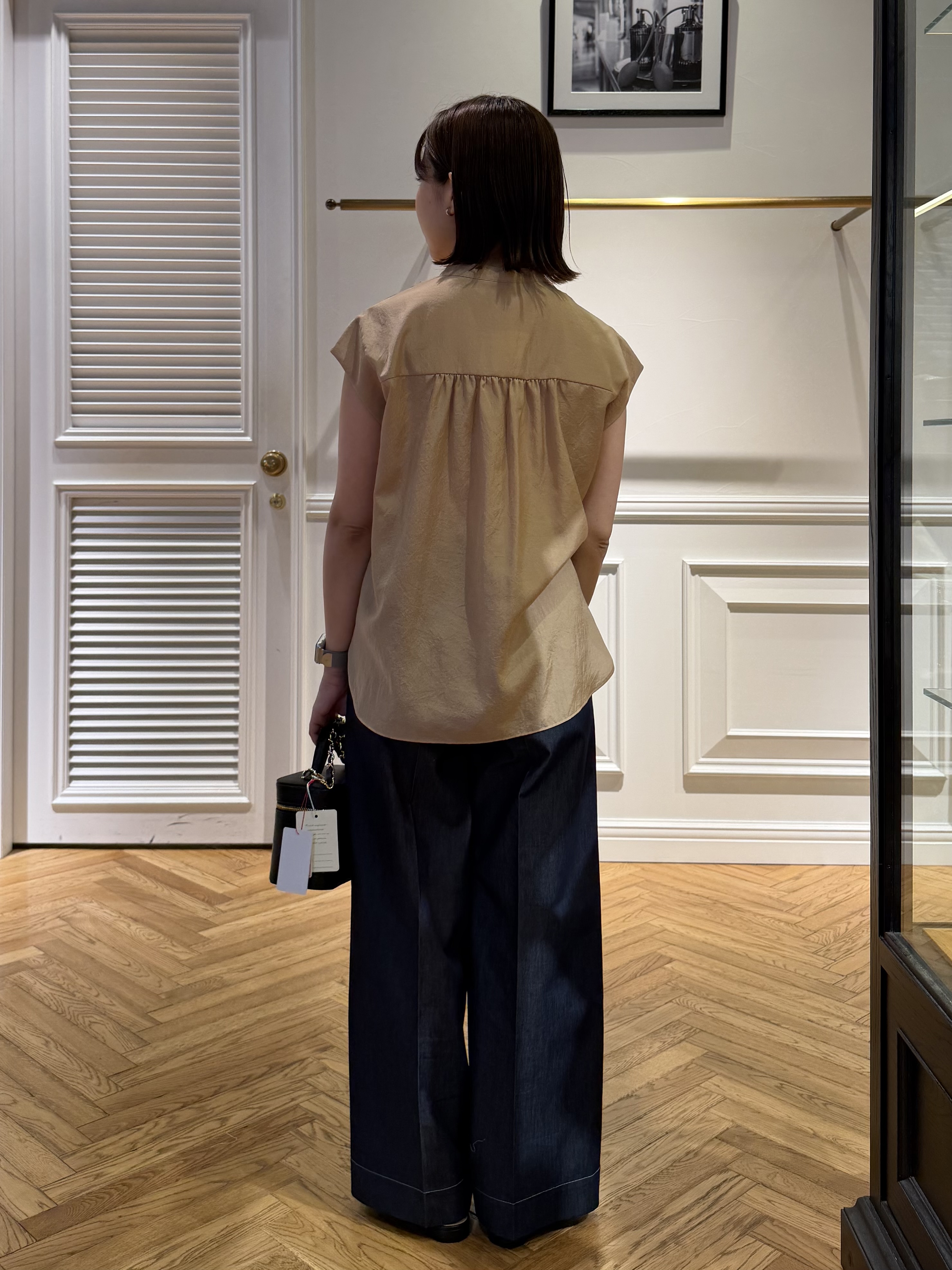 つじ まこさんの「DRESSTERIOR｜フレンチスリーブ　フリルブラウス」を使ったコーディネート