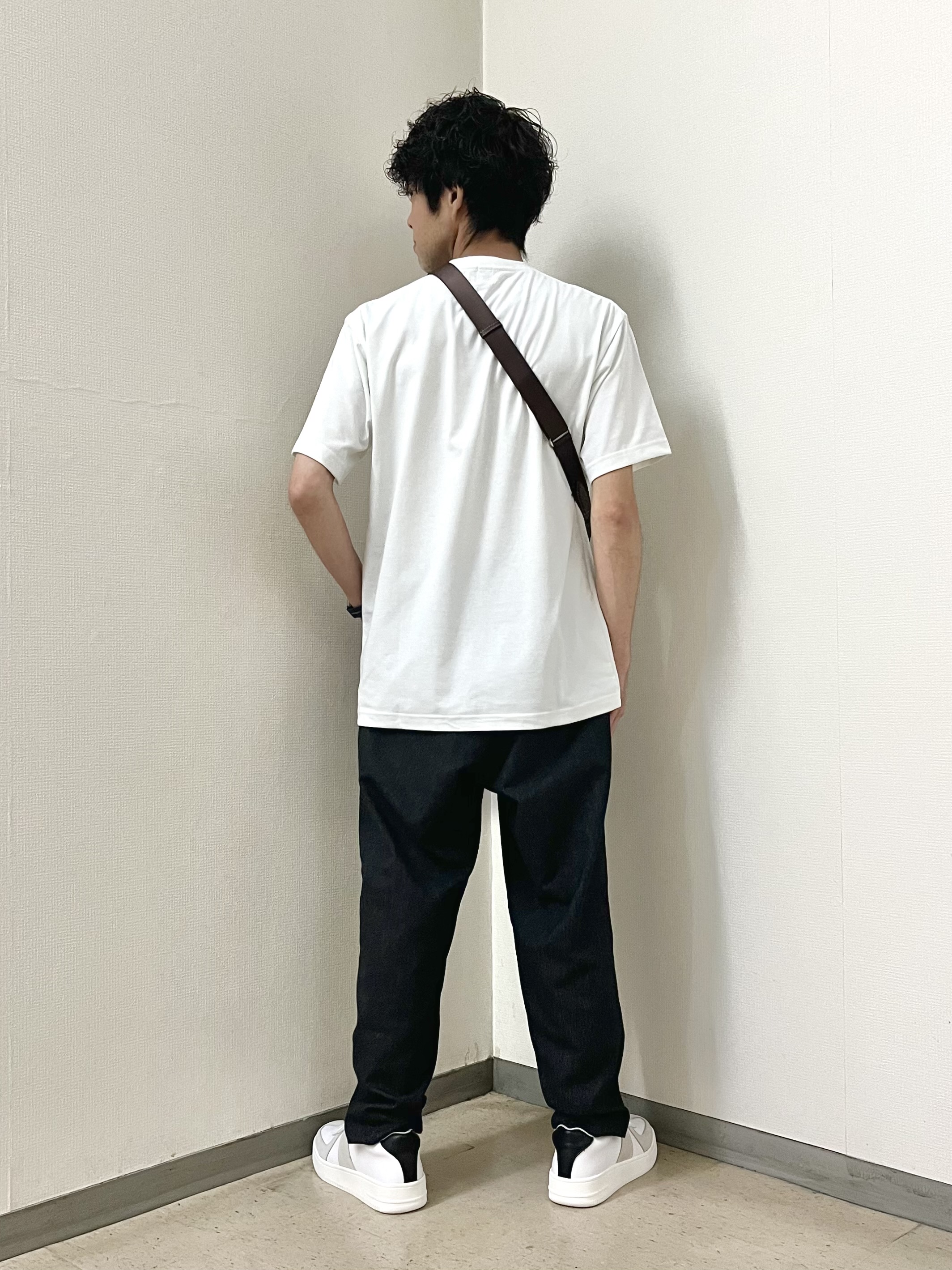 URAさんの「TAKEO KIKUCHI｜モノクロタイルTシャツ」を使ったコーディネート