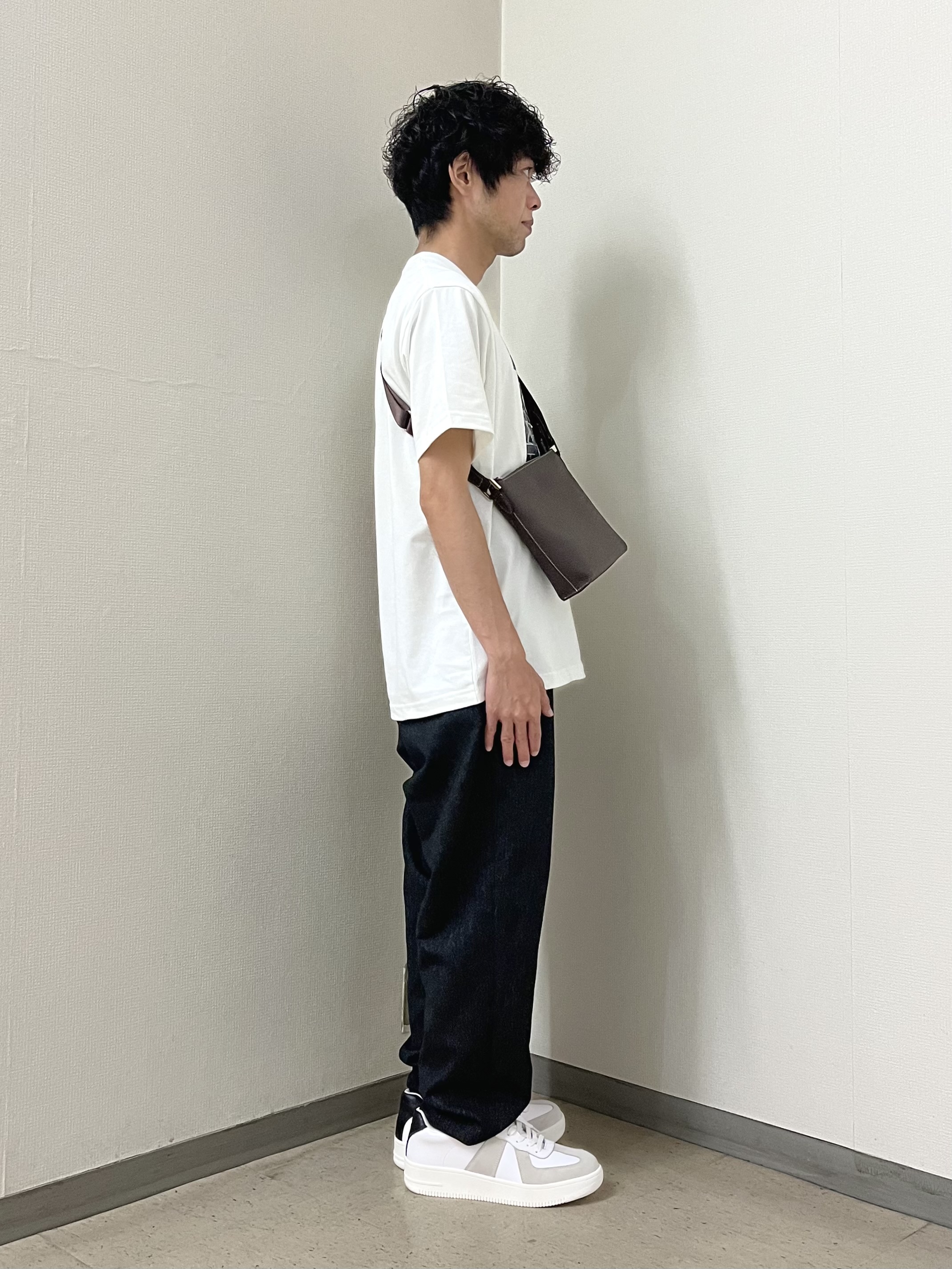 URAさんの「TAKEO KIKUCHI｜モノクロタイルTシャツ」を使ったコーディネート