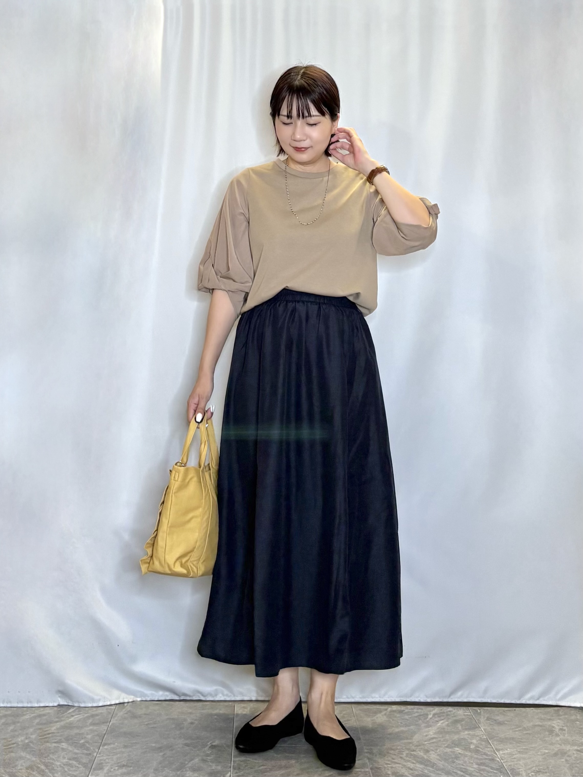ネリさんの「SHOO･LA･RUE｜Tシャツ以上ブラウス未満 ツイストスリーブの上品トップス」を使ったコーディネート