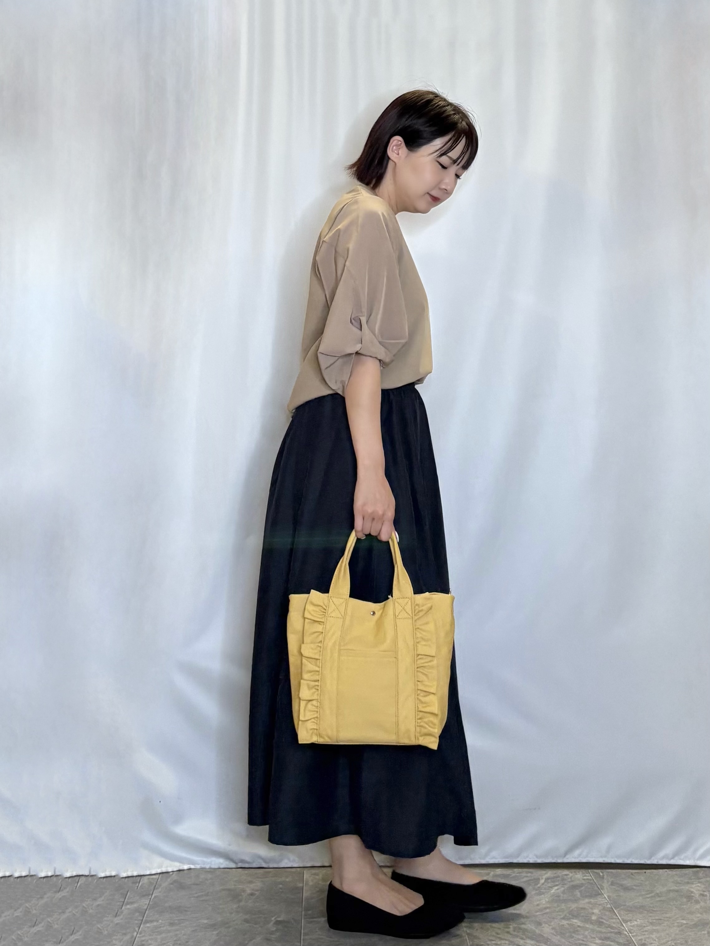 ネリさんの「SHOO･LA･RUE｜Tシャツ以上ブラウス未満 ツイストスリーブの上品トップス」を使ったコーディネート