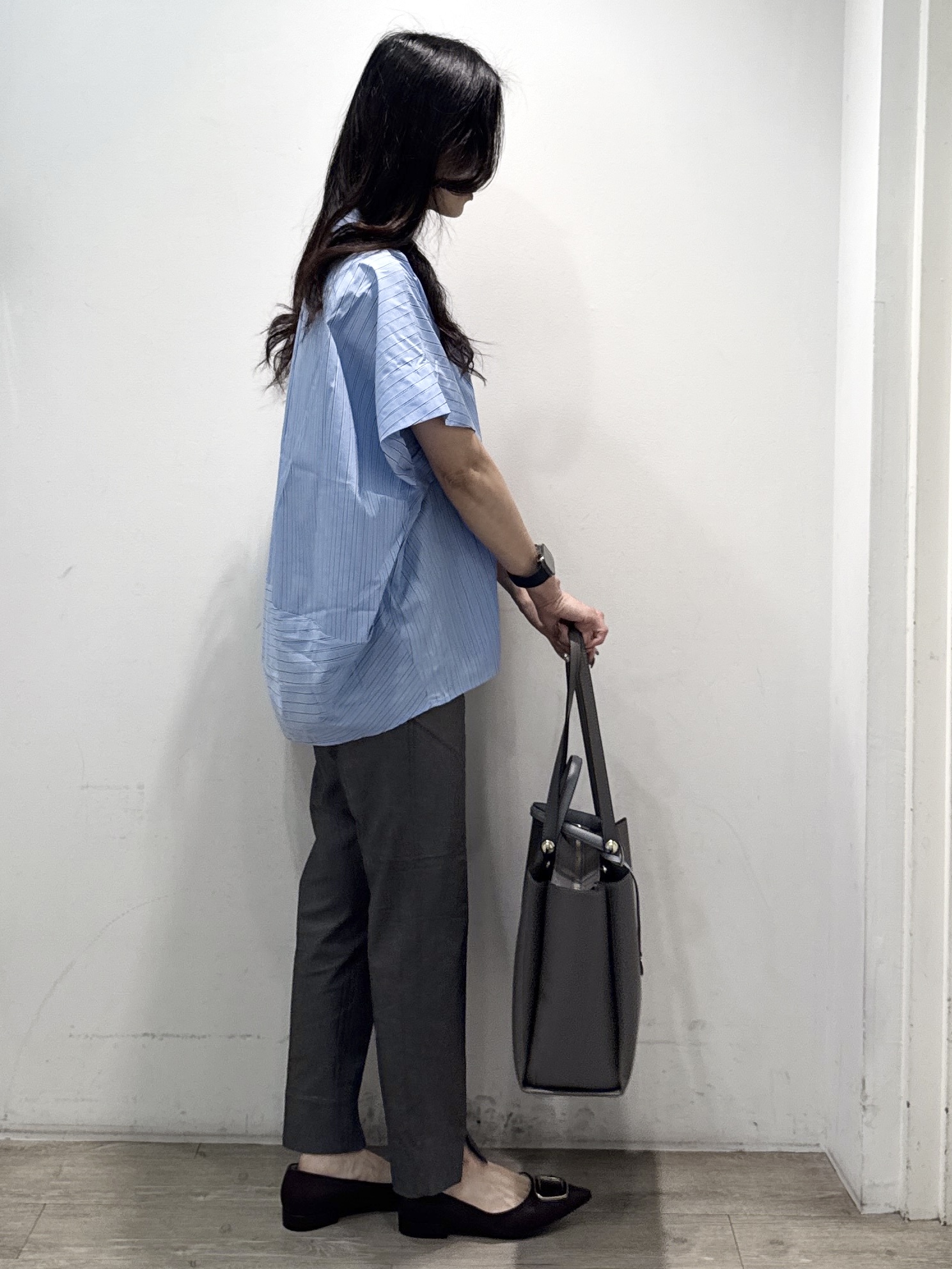 yuicciさんの「OPAQUE.CLIP｜タックニュアンスフォルムシャツ【洗濯機OK】」を使ったコーディネート