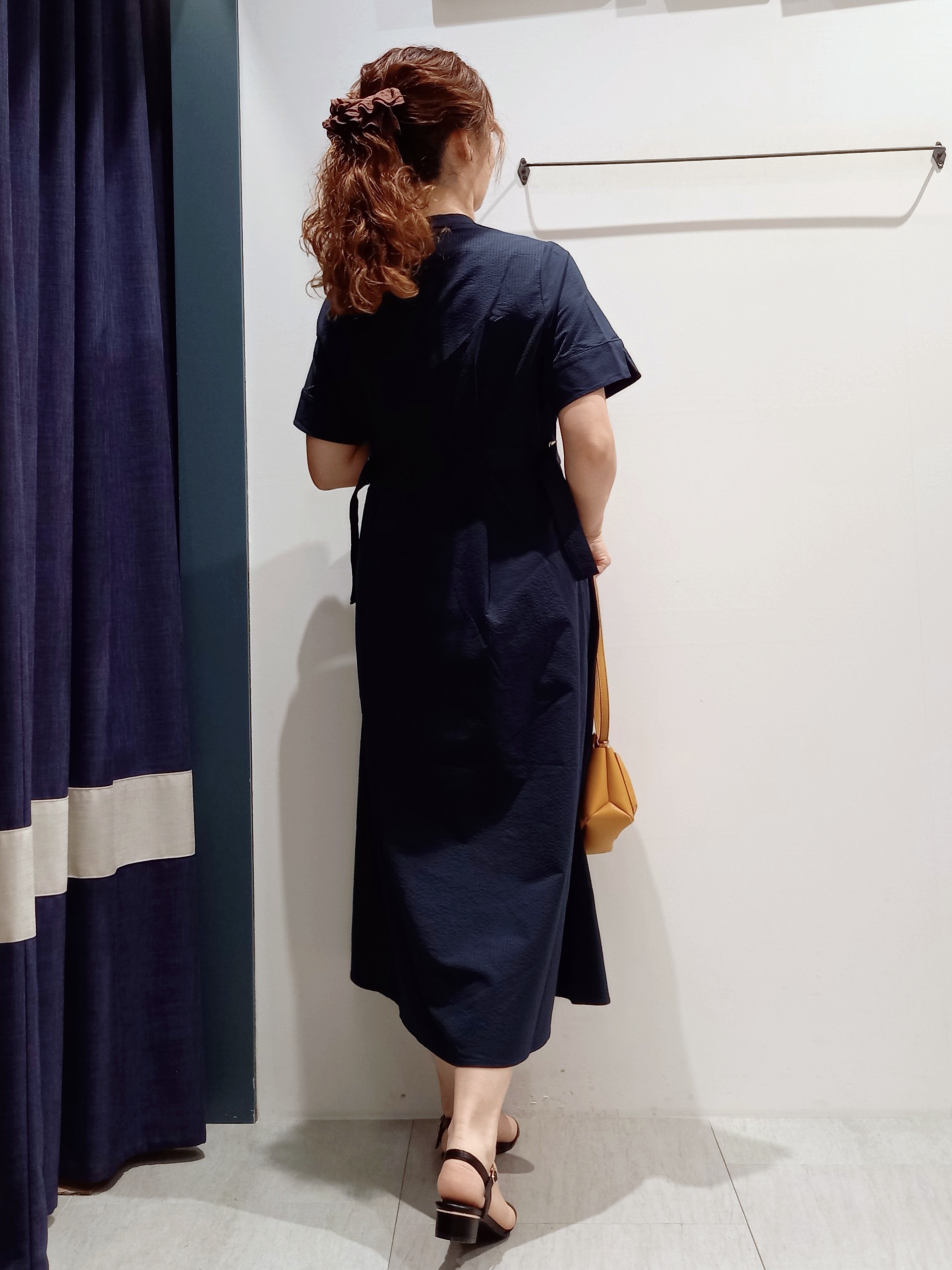 miiさんの「grove｜【低身長さんも選べる着丈/UV・シワになりにくいetc】涼やかさも、きちんとも叶うワンピース」を使ったコーディネート