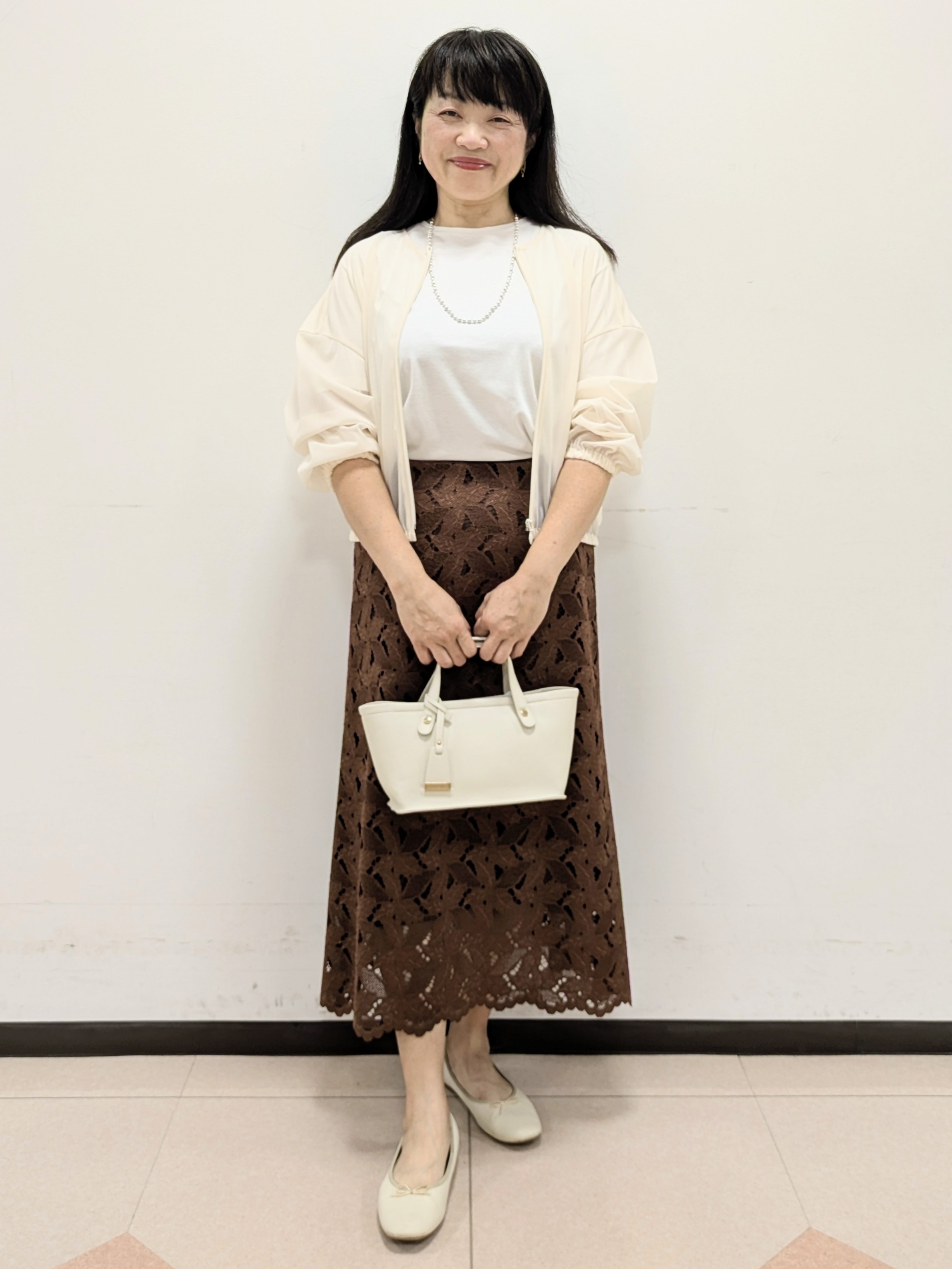ともさんの「UNTITLED｜トリコットシアーブラウス」を使ったコーディネート