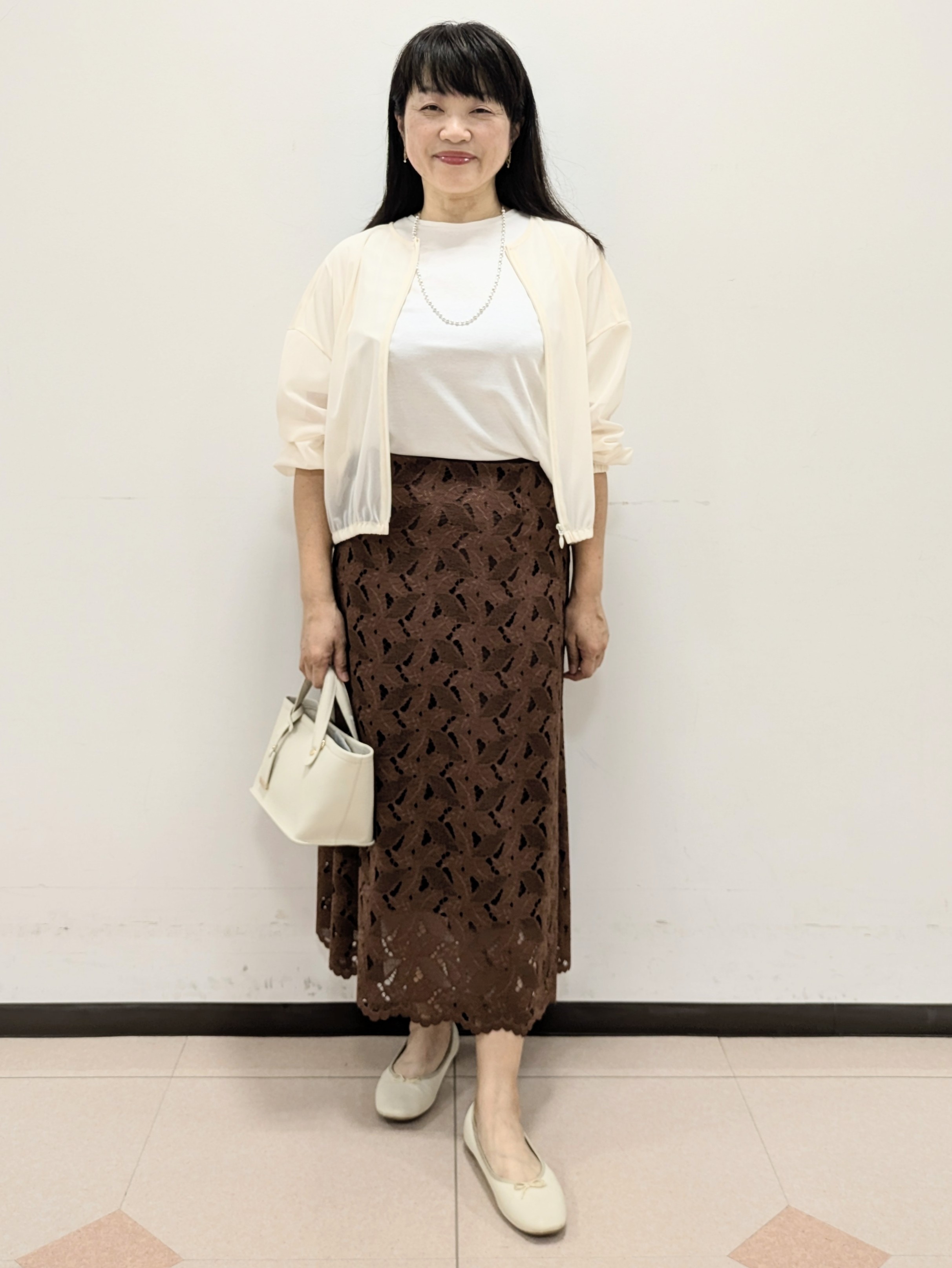 ともさんの「UNTITLED｜トリコットシアーブラウス」を使ったコーディネート