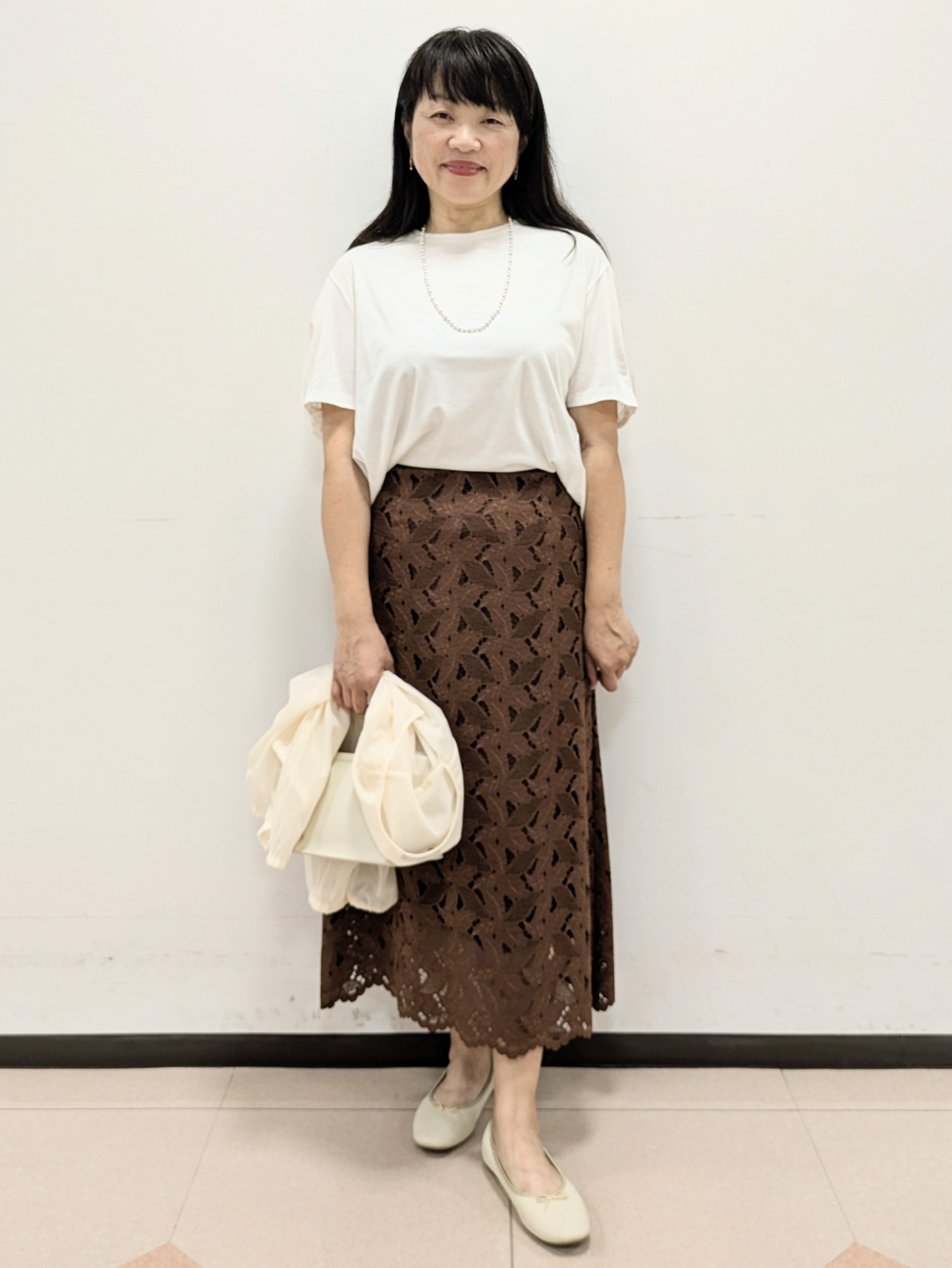 ともさんの「UNTITLED｜トリコットシアーブラウス」を使ったコーディネート