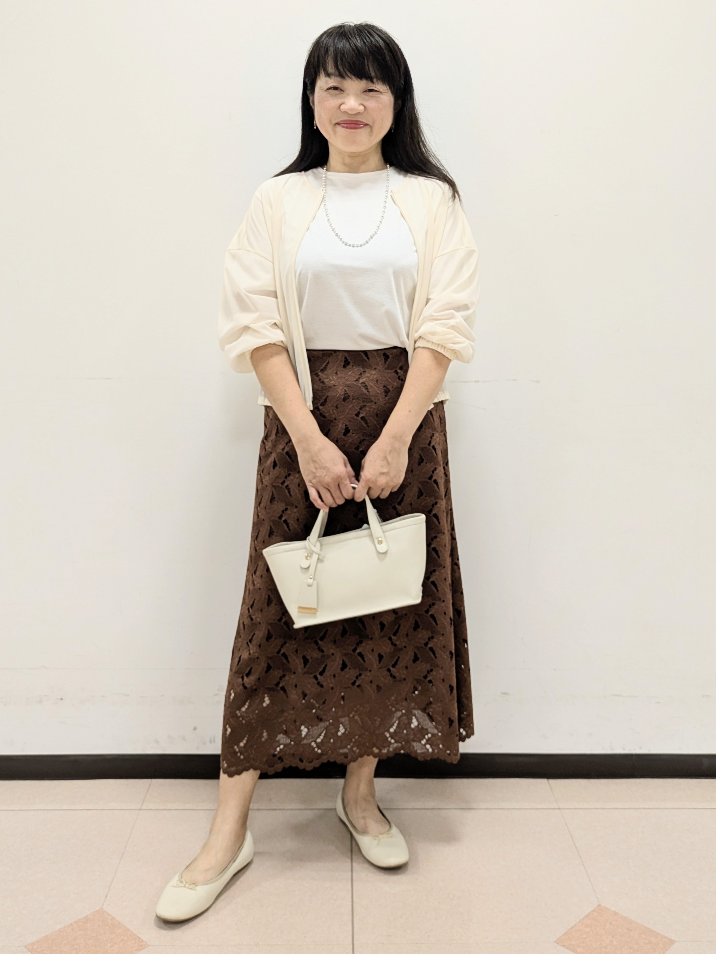 ともさんの「UNTITLED｜トリコットシアーブラウス」を使ったコーディネート