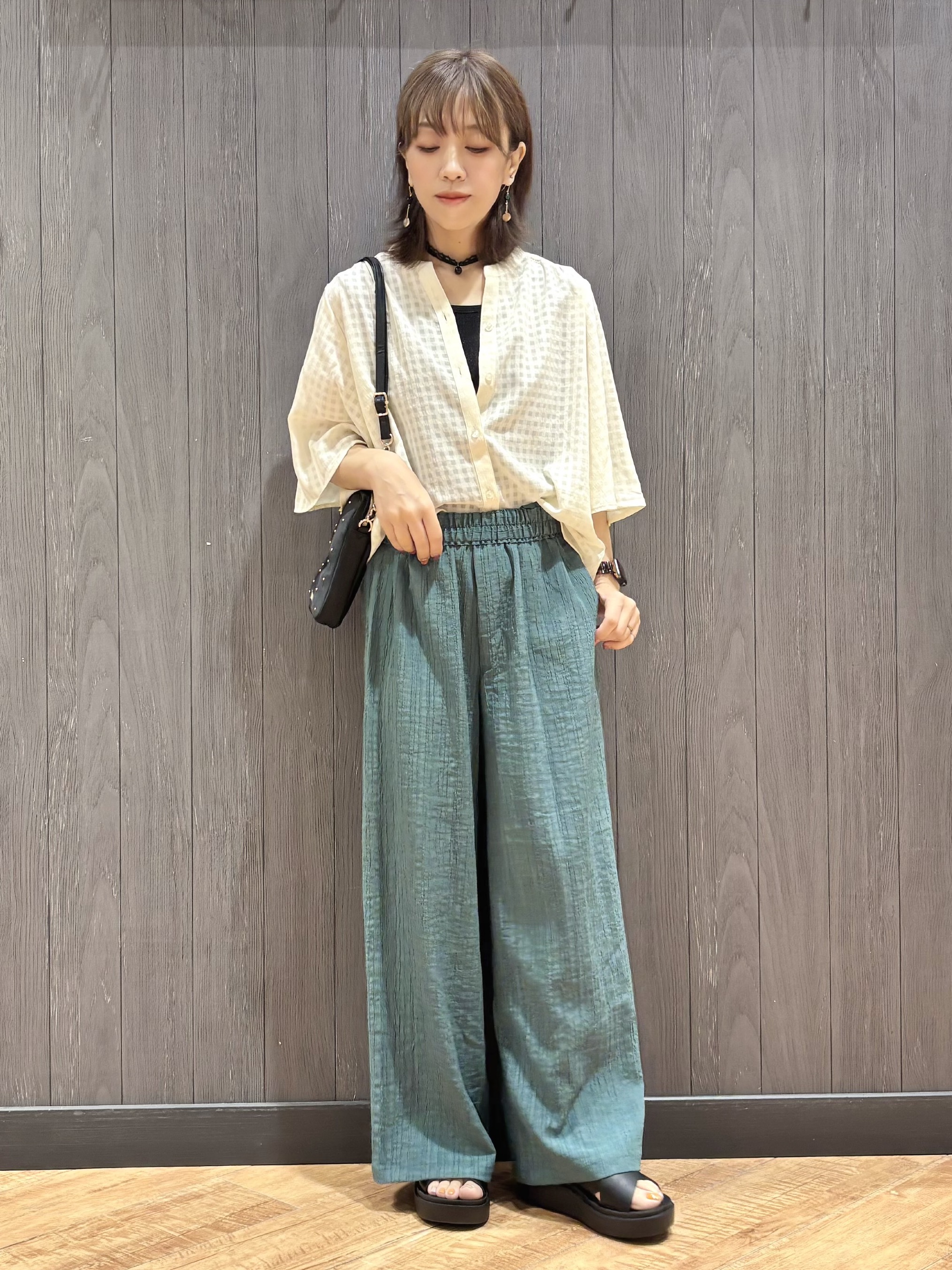 meiさんの「SHOO･LA･RUE｜【洗濯機可/S-LL】大人も甘すぎず着られる ギンガムシアーブラウス」を使ったコーディネート