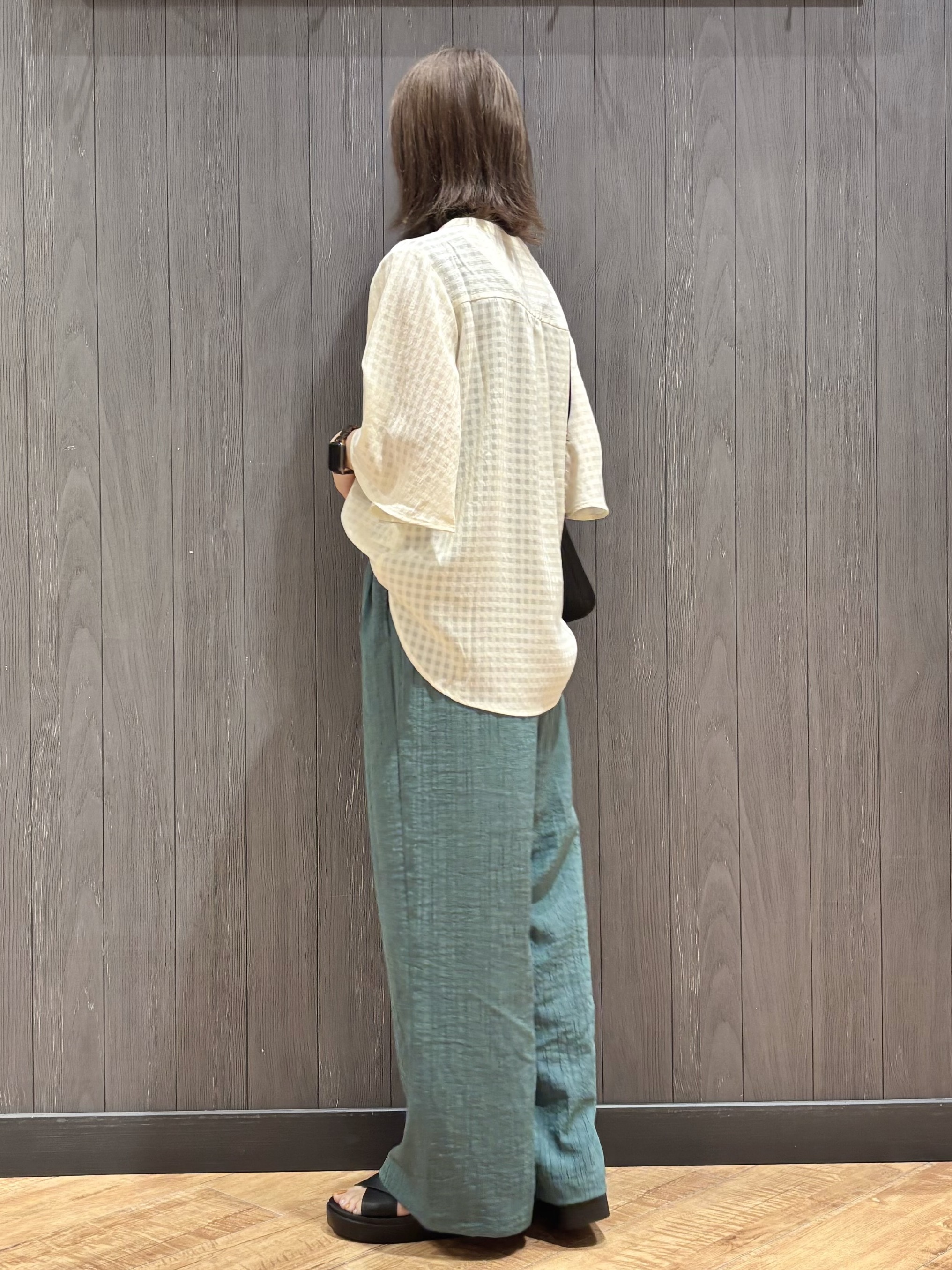 meiさんの「SHOO･LA･RUE｜【洗濯機可/S-LL】大人も甘すぎず着られる ギンガムシアーブラウス」を使ったコーディネート