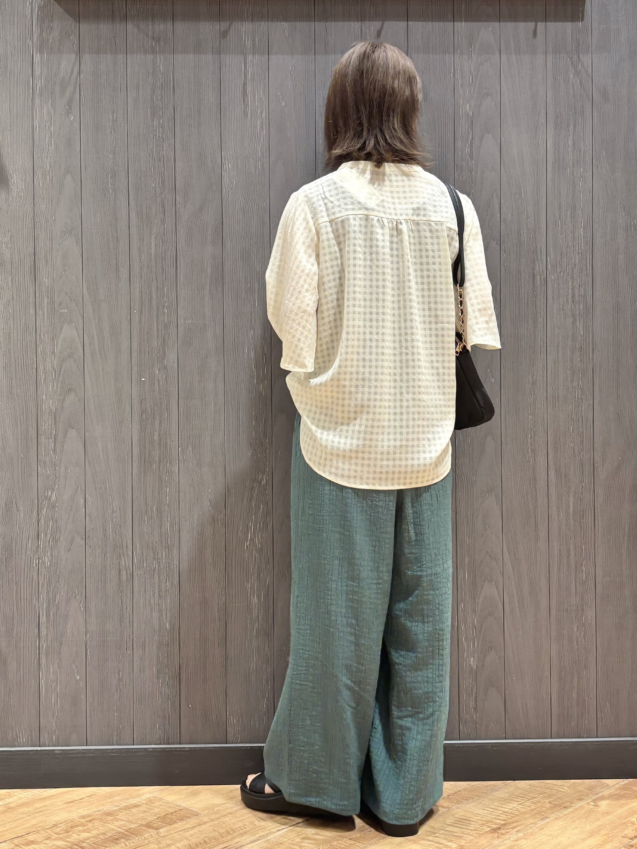 meiさんの「SHOO･LA･RUE｜【洗濯機可/S-LL】大人も甘すぎず着られる ギンガムシアーブラウス」を使ったコーディネート
