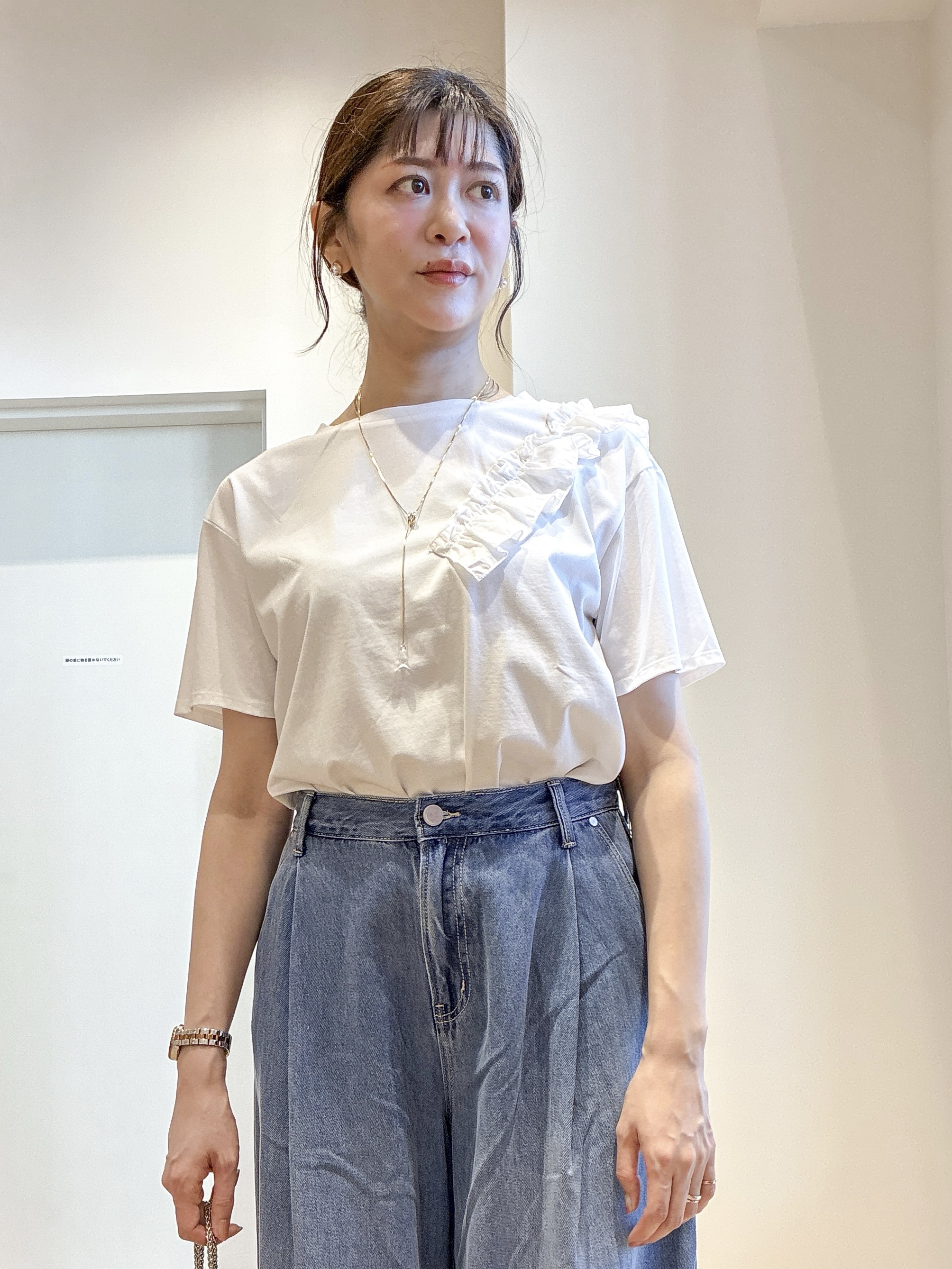 もんちゃんさんの「OPAQUE.CLIP｜【UV／接触冷感】フリルショルダーカットソー《洗濯機OK》」を使ったコーディネート