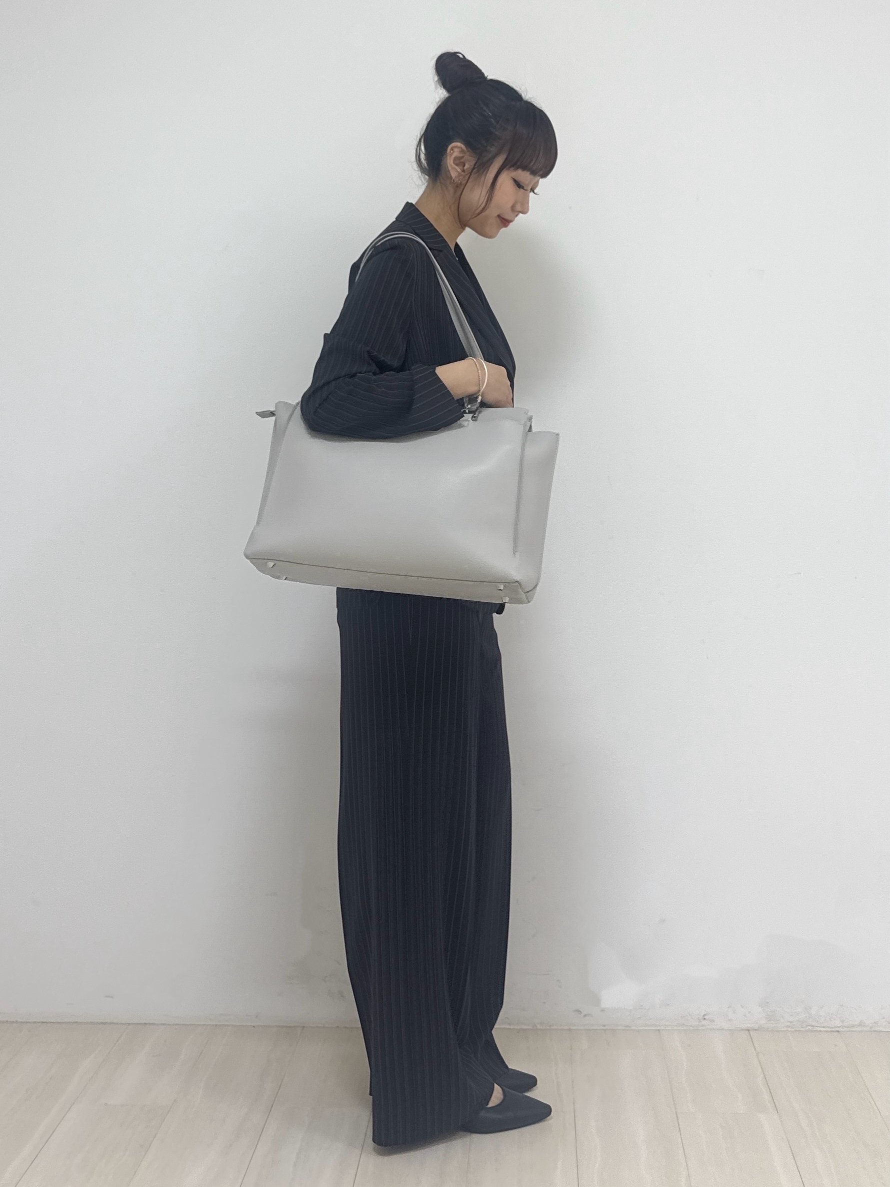 萩原 優里菜さんの「INDIVI｜【新作登場！着る日傘】 テーラードジャケット」を使ったコーディネート
