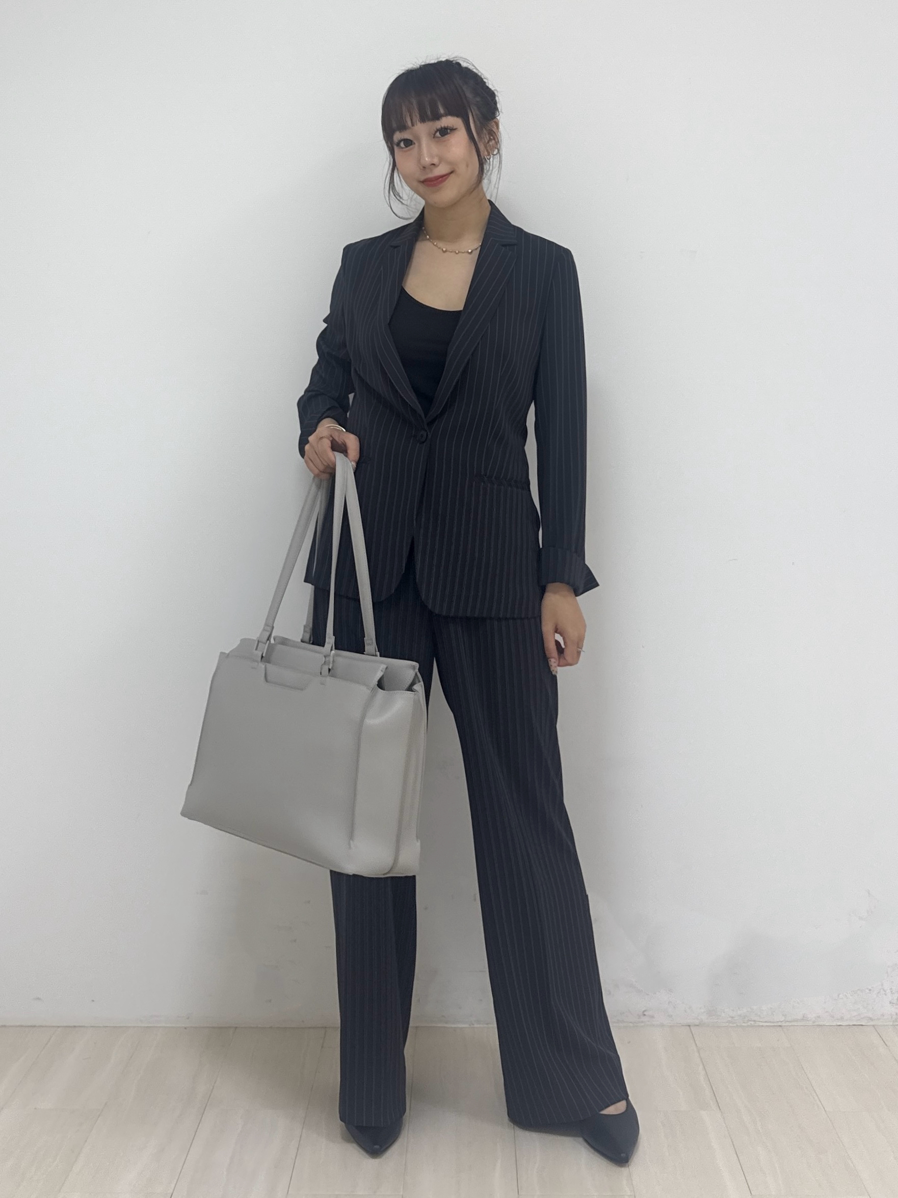 萩原 優里菜さんの「INDIVI｜【新作登場！着る日傘】 テーラードジャケット」を使ったコーディネート